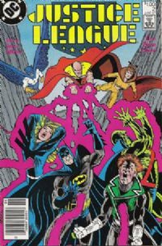 Cover of Justice League (Vol 1) #2. One of 250,000 Vintage American Comics on sale from Krypton!