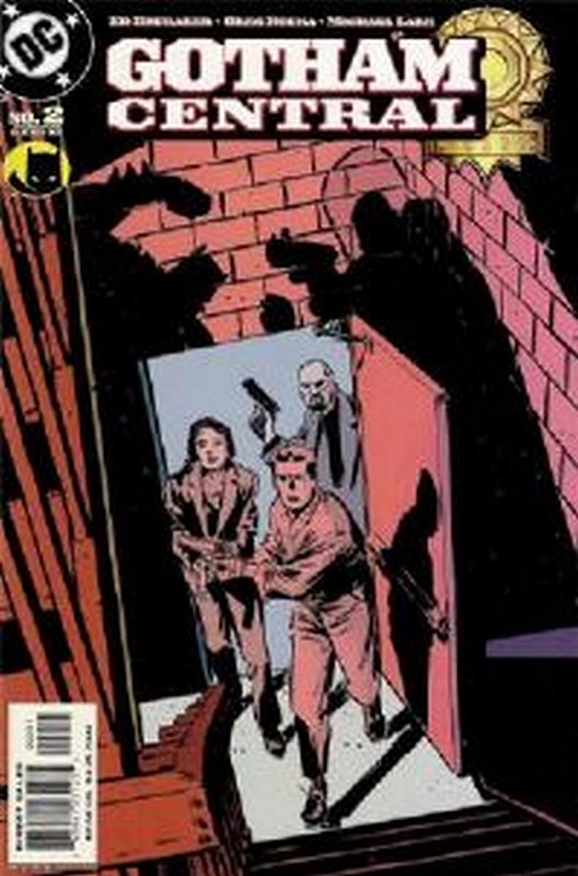 Cover of Gotham Central (Vol 1) #2. One of 250,000 Vintage American Comics on sale from Krypton!