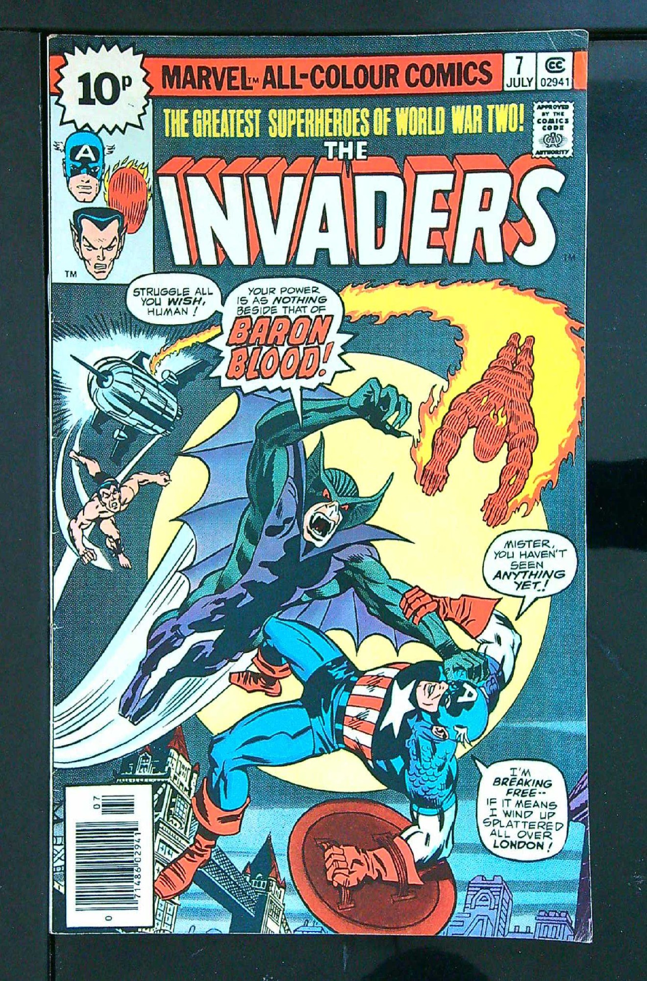Cover of Invaders (Vol 1) #7. One of 250,000 Vintage American Comics on sale from Krypton!