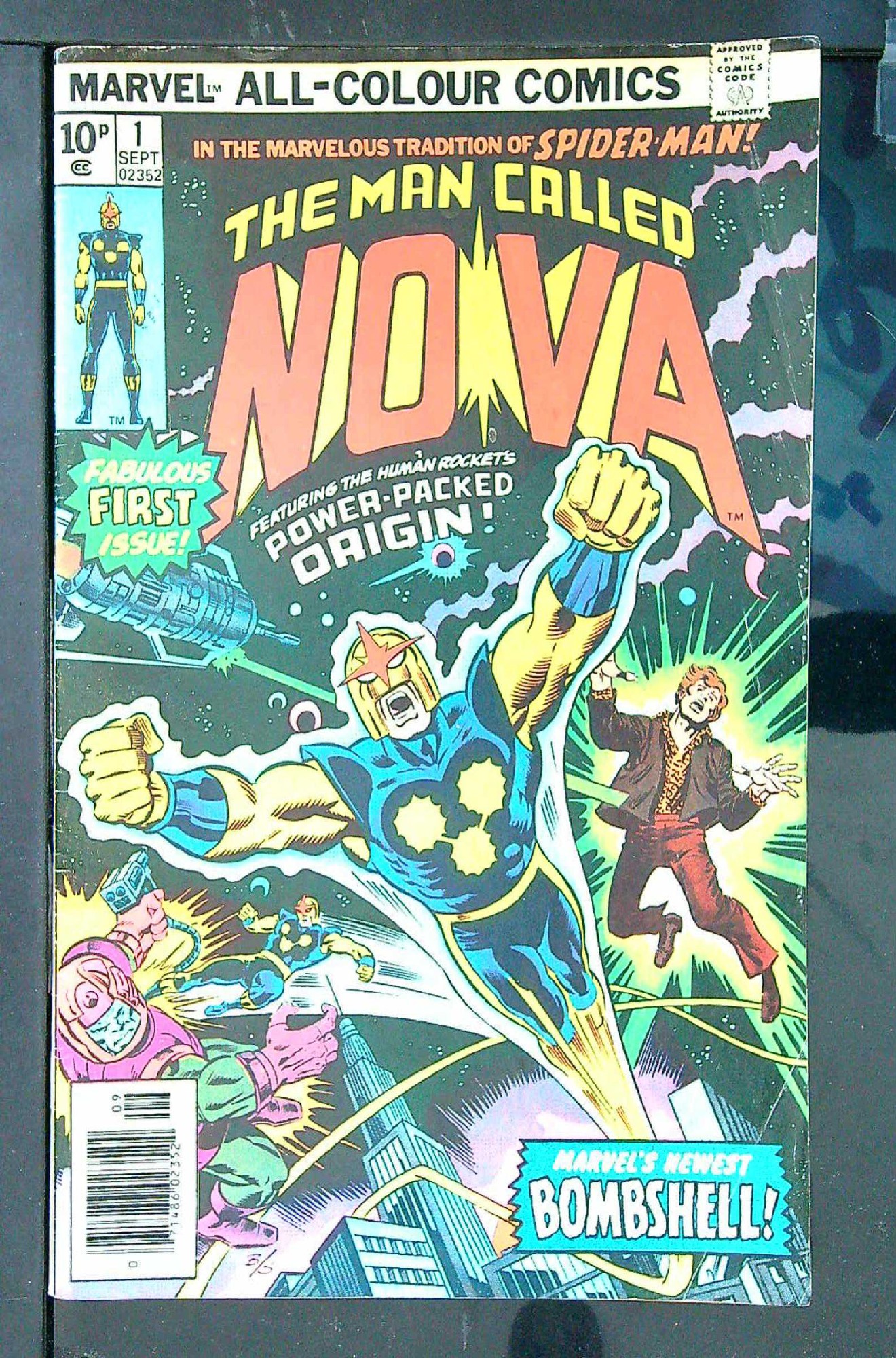 Cover of Nova (Vol 1) #1. One of 250,000 Vintage American Comics on sale from Krypton!