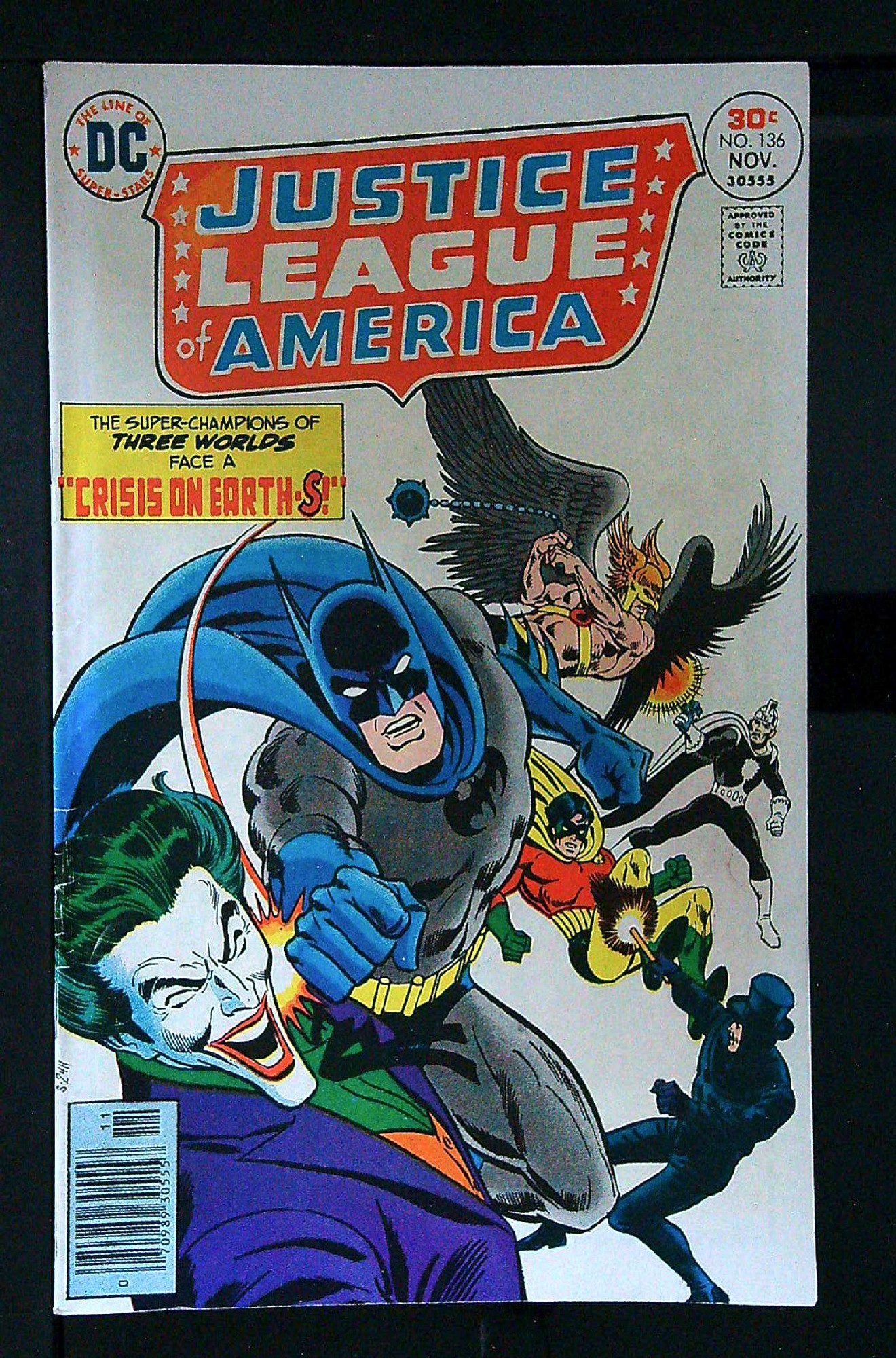 Cover of Justice League of America (Vol 1) #136. One of 250,000 Vintage American Comics on sale from Krypton!