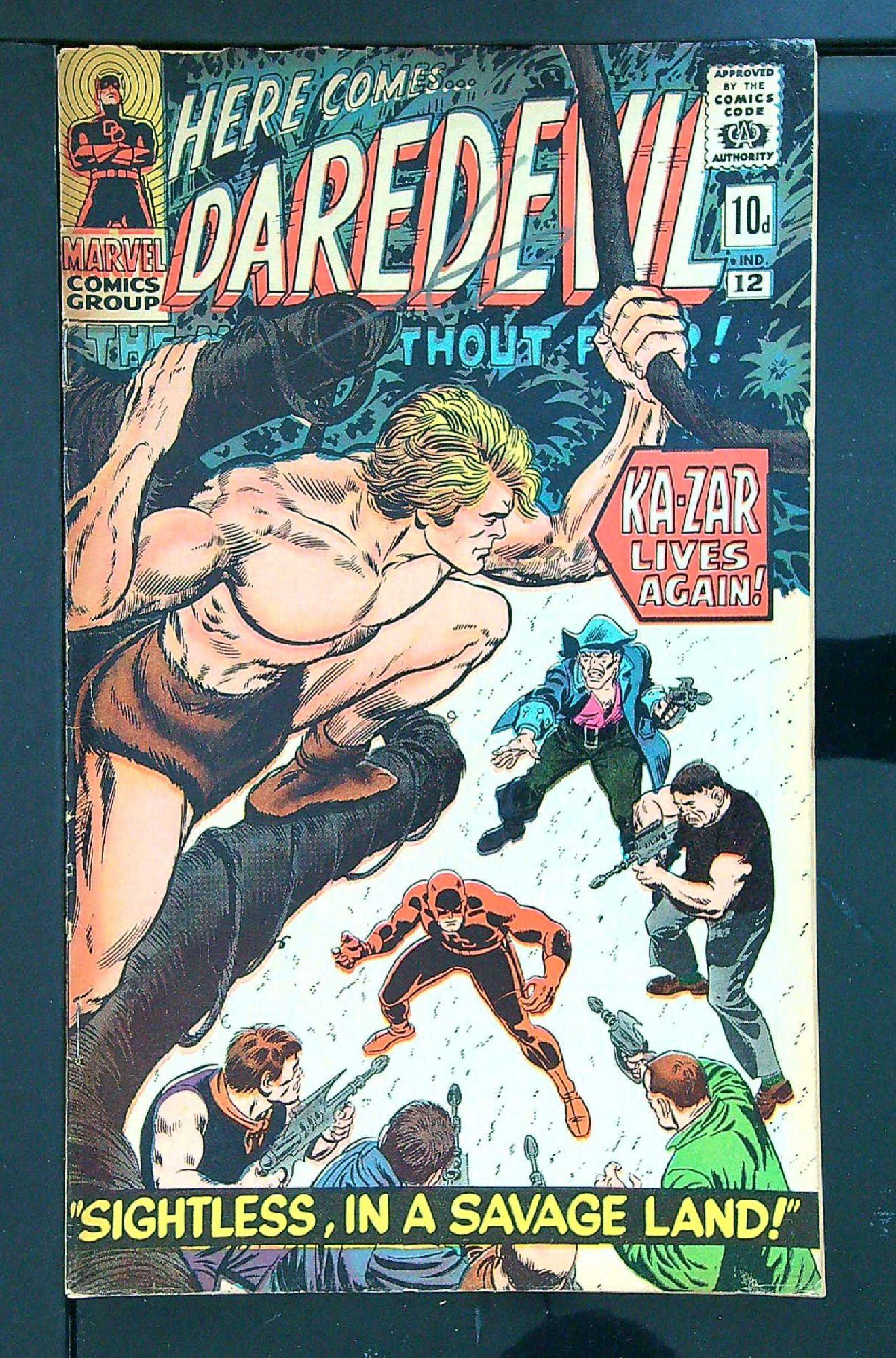 Cover of Daredevil (Vol 1) #12. One of 250,000 Vintage American Comics on sale from Krypton!