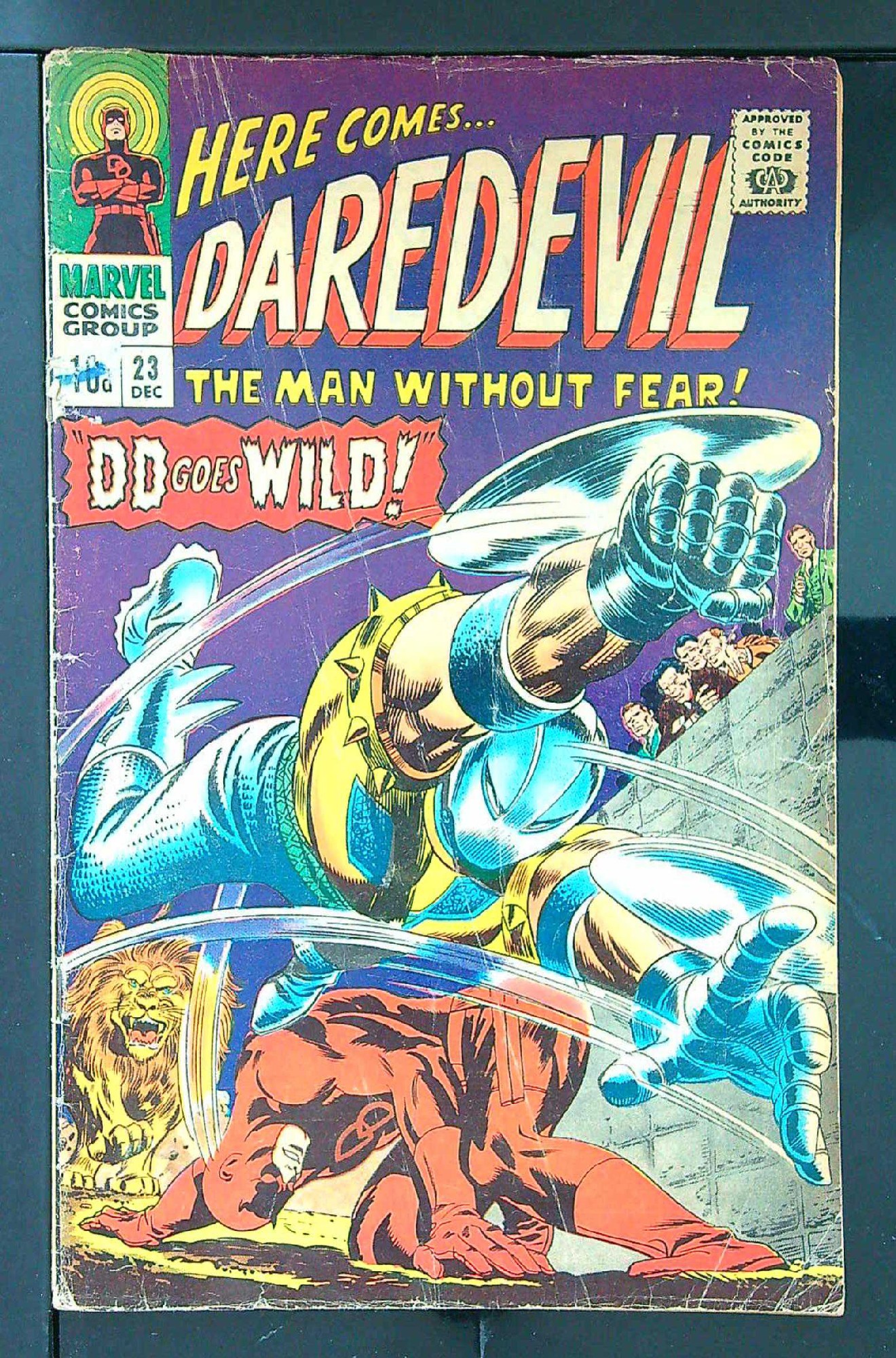 Cover of Daredevil (Vol 1) #23. One of 250,000 Vintage American Comics on sale from Krypton!