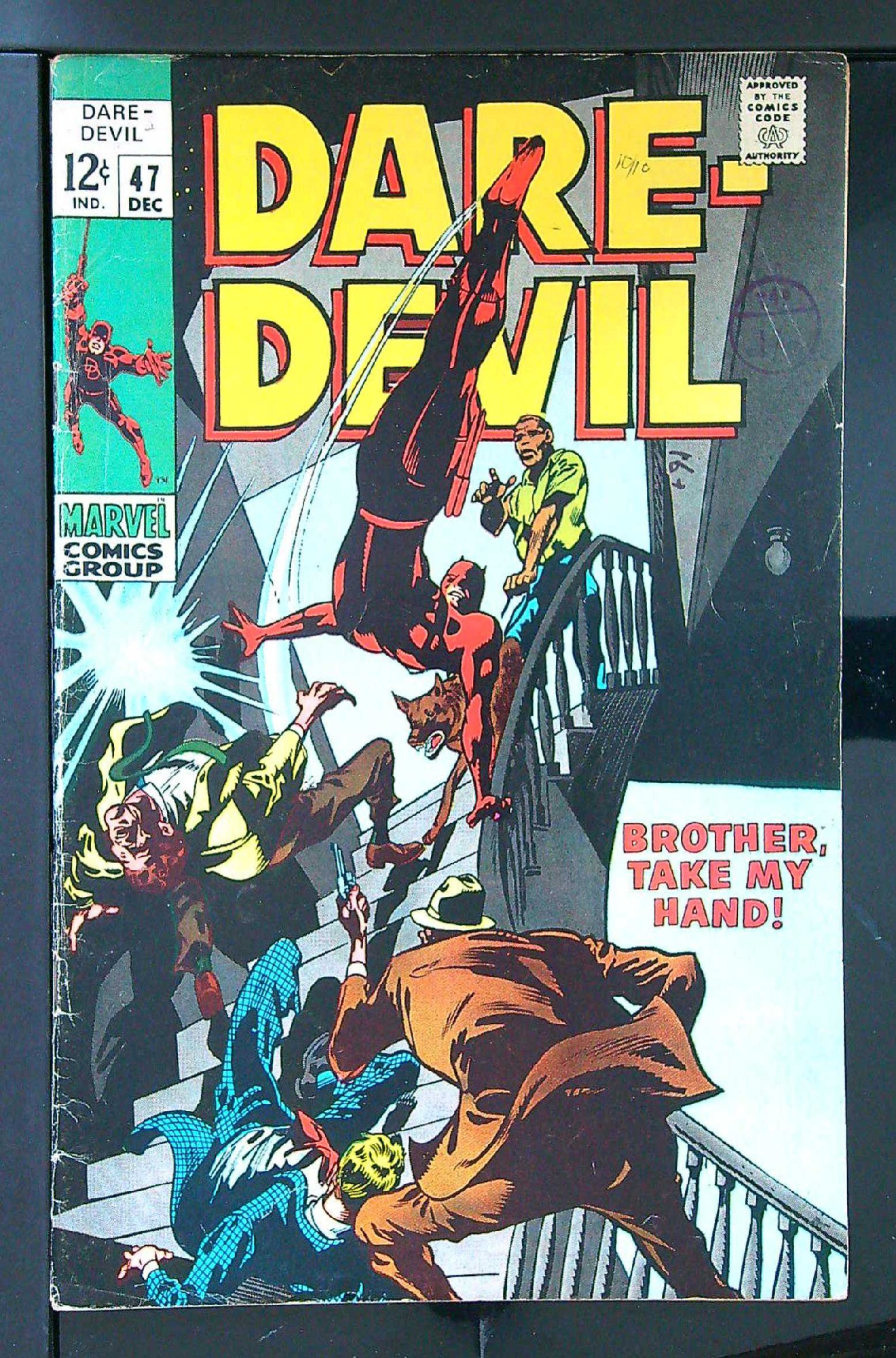 Cover of Daredevil (Vol 1) #47. One of 250,000 Vintage American Comics on sale from Krypton!