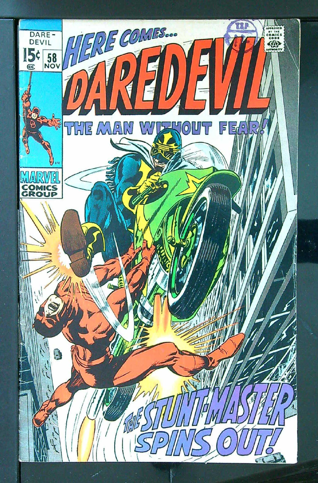 Cover of Daredevil (Vol 1) #58. One of 250,000 Vintage American Comics on sale from Krypton!