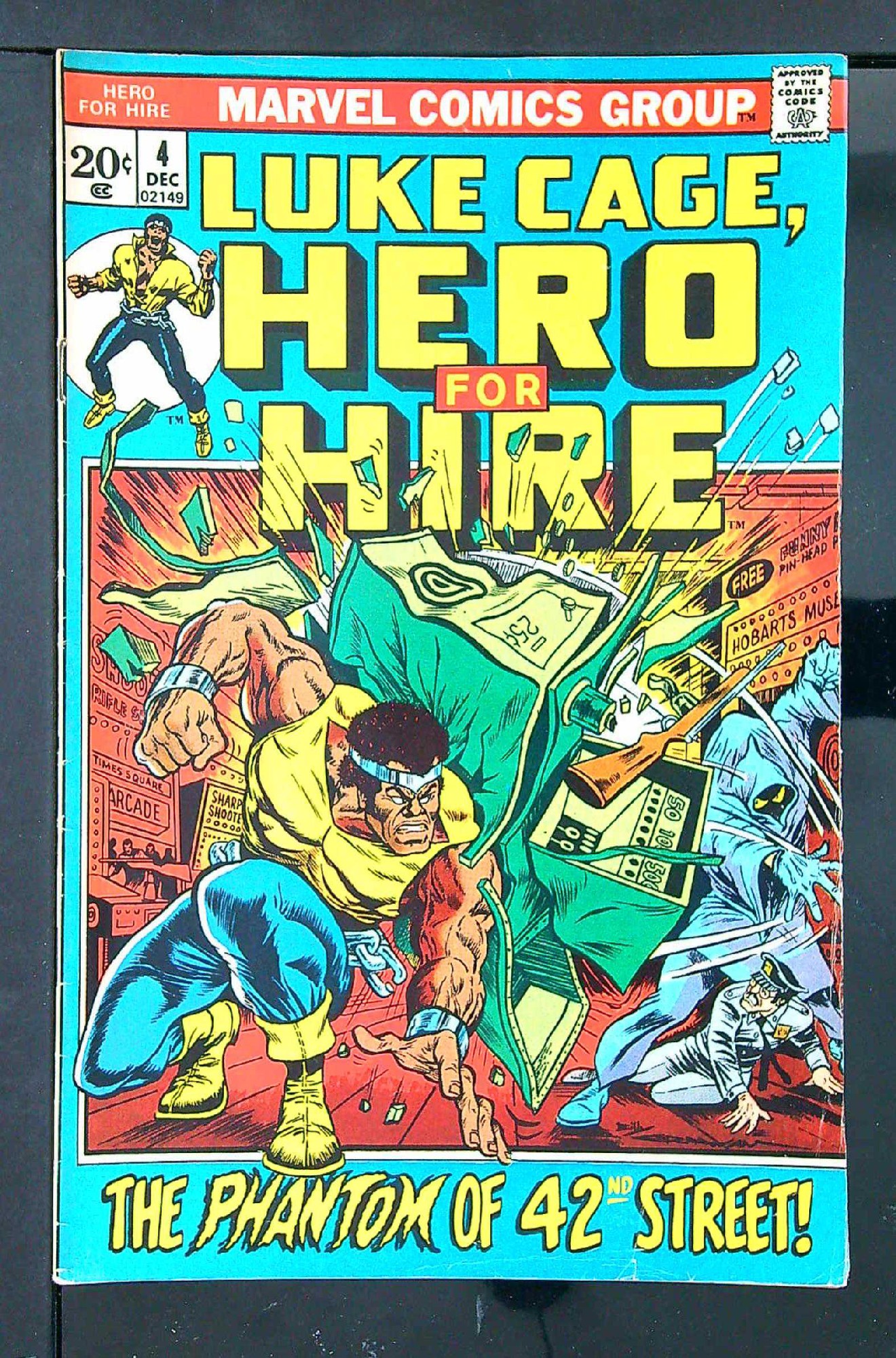 Cover of Hero For Hire (Vol 1) Luke Cage #4. One of 250,000 Vintage American Comics on sale from Krypton!