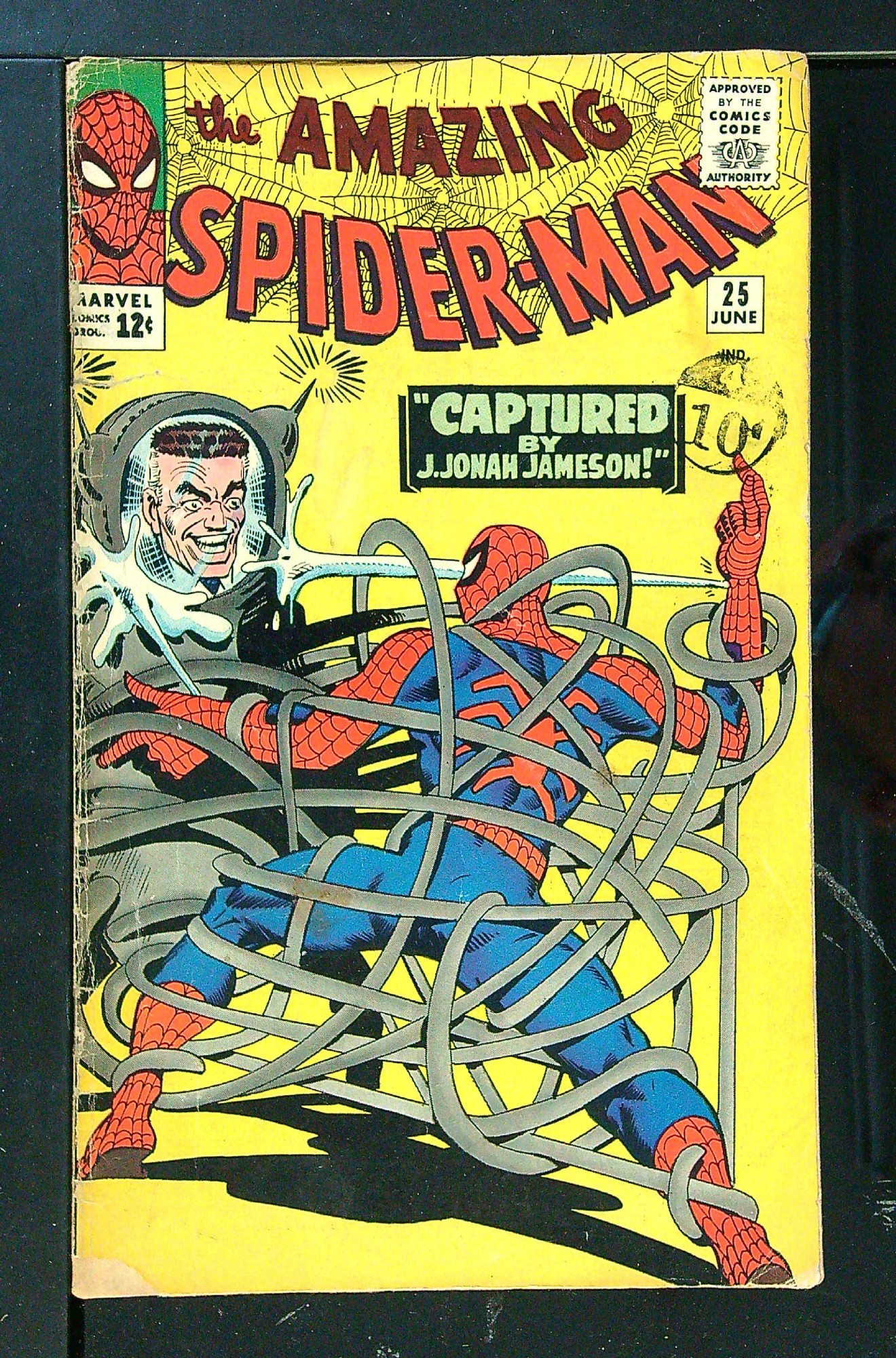 ACTUAL SCAN OF COMIC!<br>Distribution Stamp on Cover - See Scan Cover of Amazing Spider-Man (Vol 1) #25. One of 250,000 Vintage American Comics on sale from Krypton!