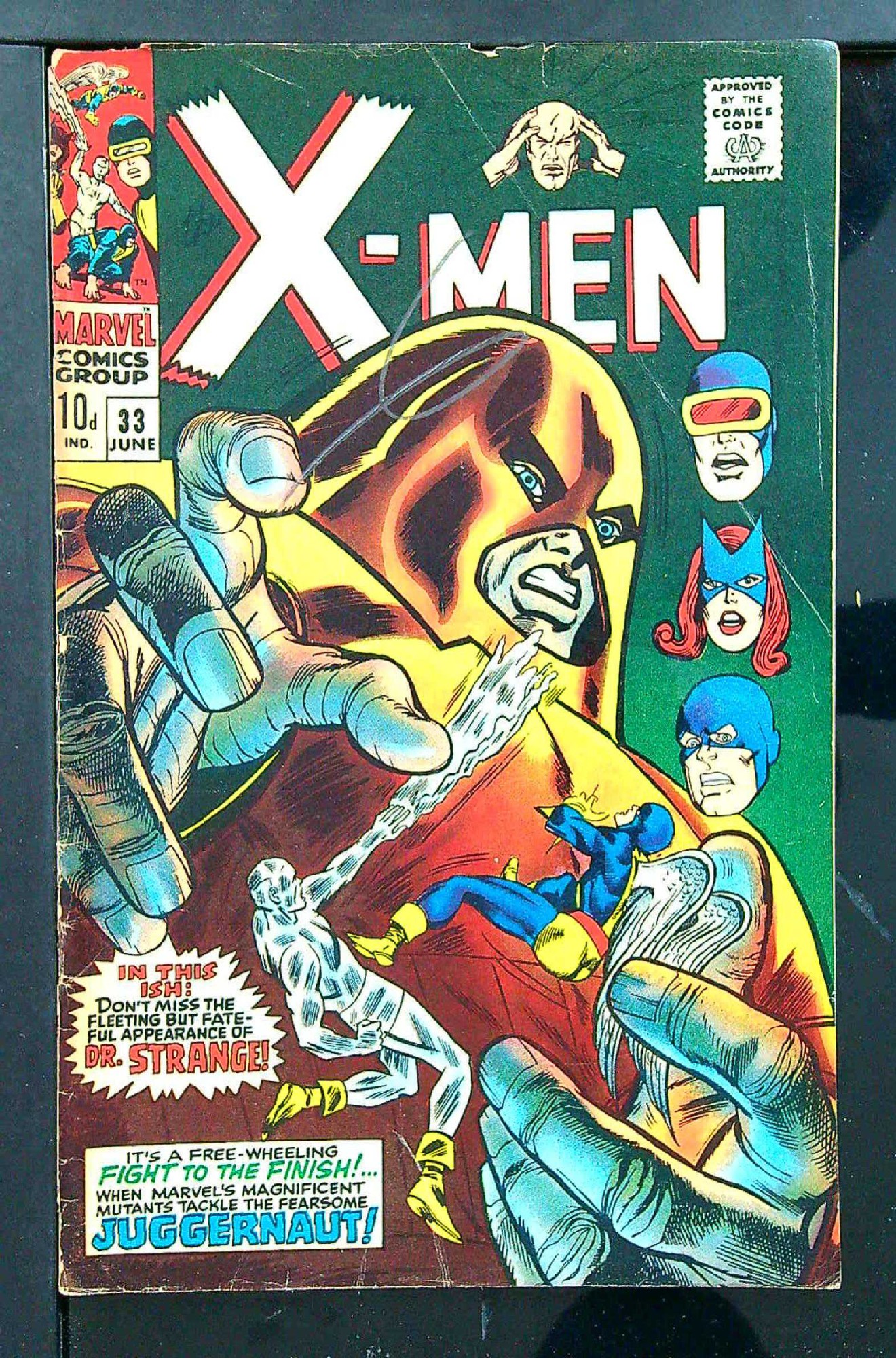 Cover of Uncanny X-Men (Vol 1) #33. One of 250,000 Vintage American Comics on sale from Krypton!