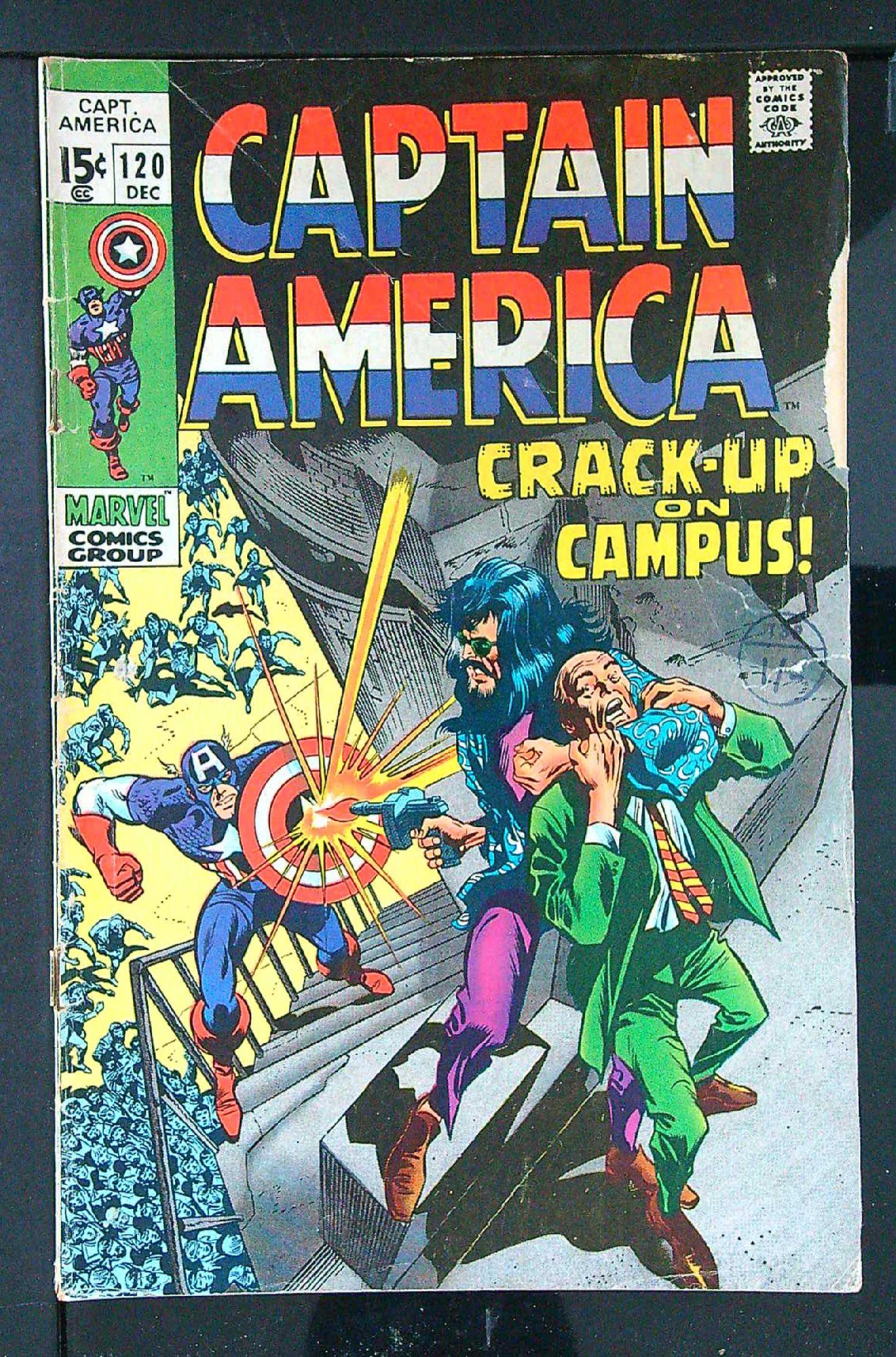 Cover of Captain America (Vol 1) #120. One of 250,000 Vintage American Comics on sale from Krypton!