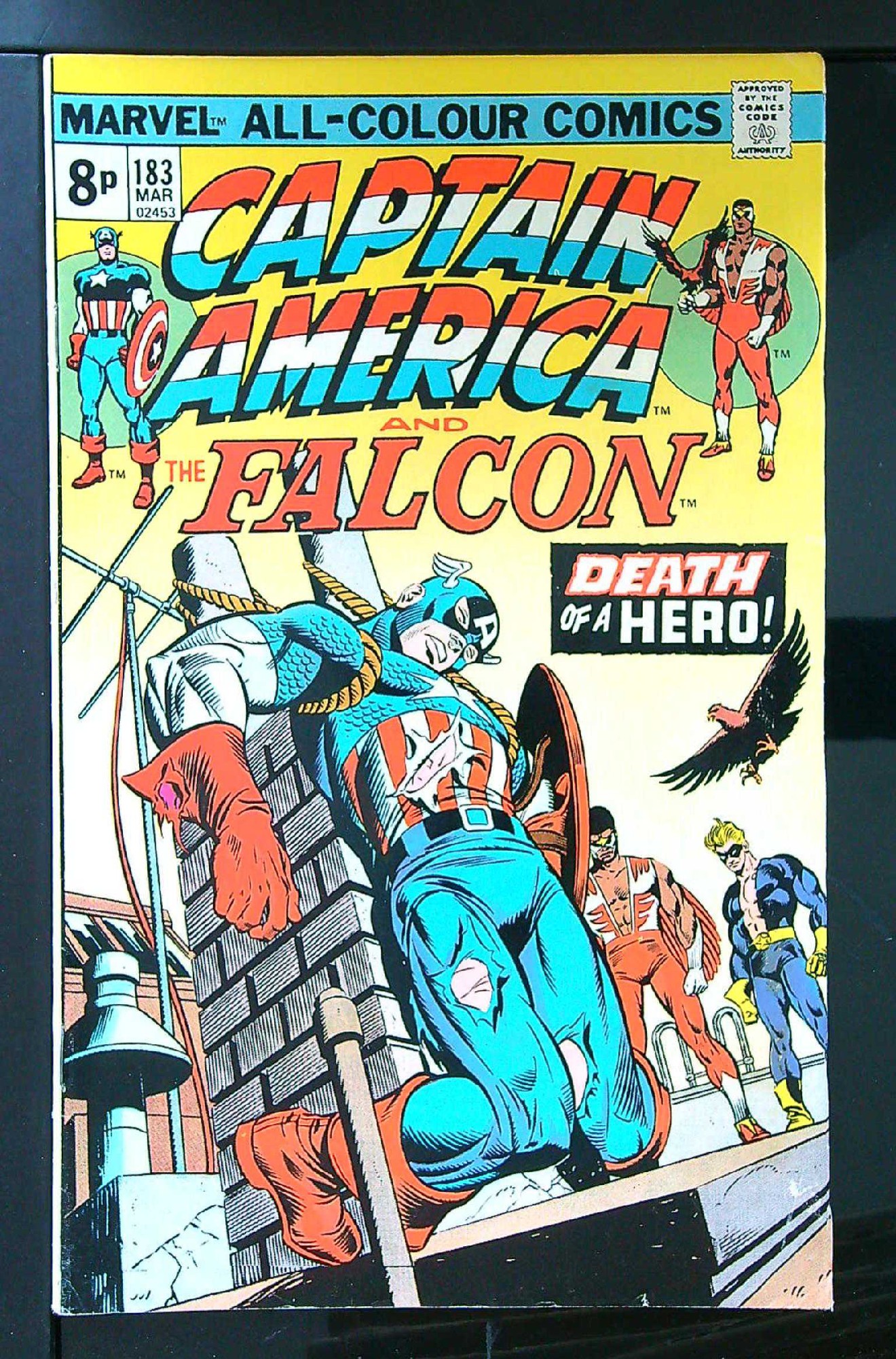 Cover of Captain America (Vol 1) #183. One of 250,000 Vintage American Comics on sale from Krypton!