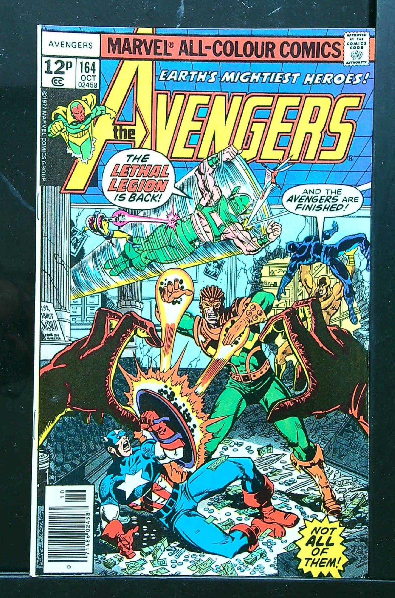 Cover of Avengers (Vol 1) #164. One of 250,000 Vintage American Comics on sale from Krypton!
