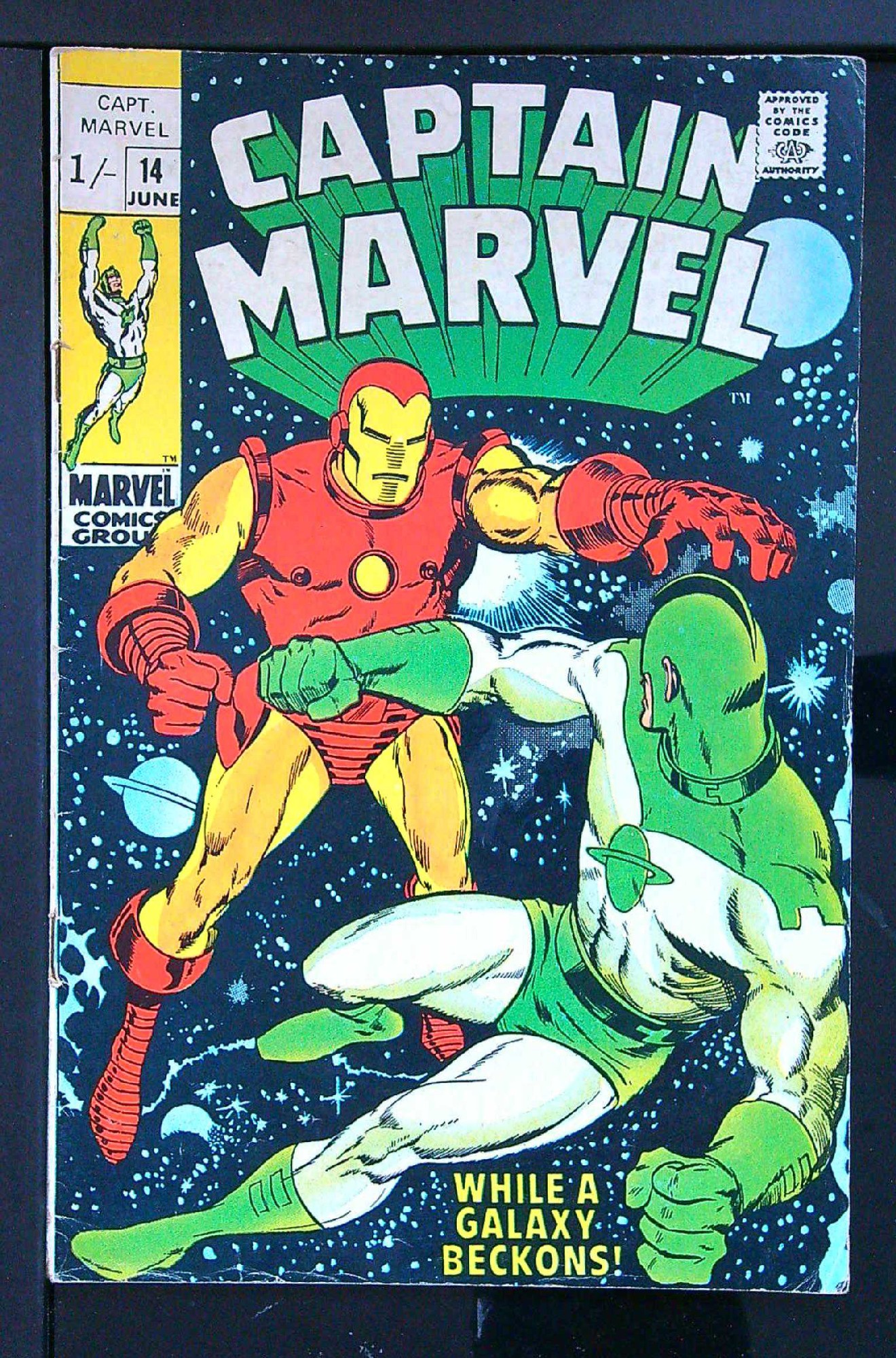 Cover of Captain Marvel (Vol 1) #14. One of 250,000 Vintage American Comics on sale from Krypton!