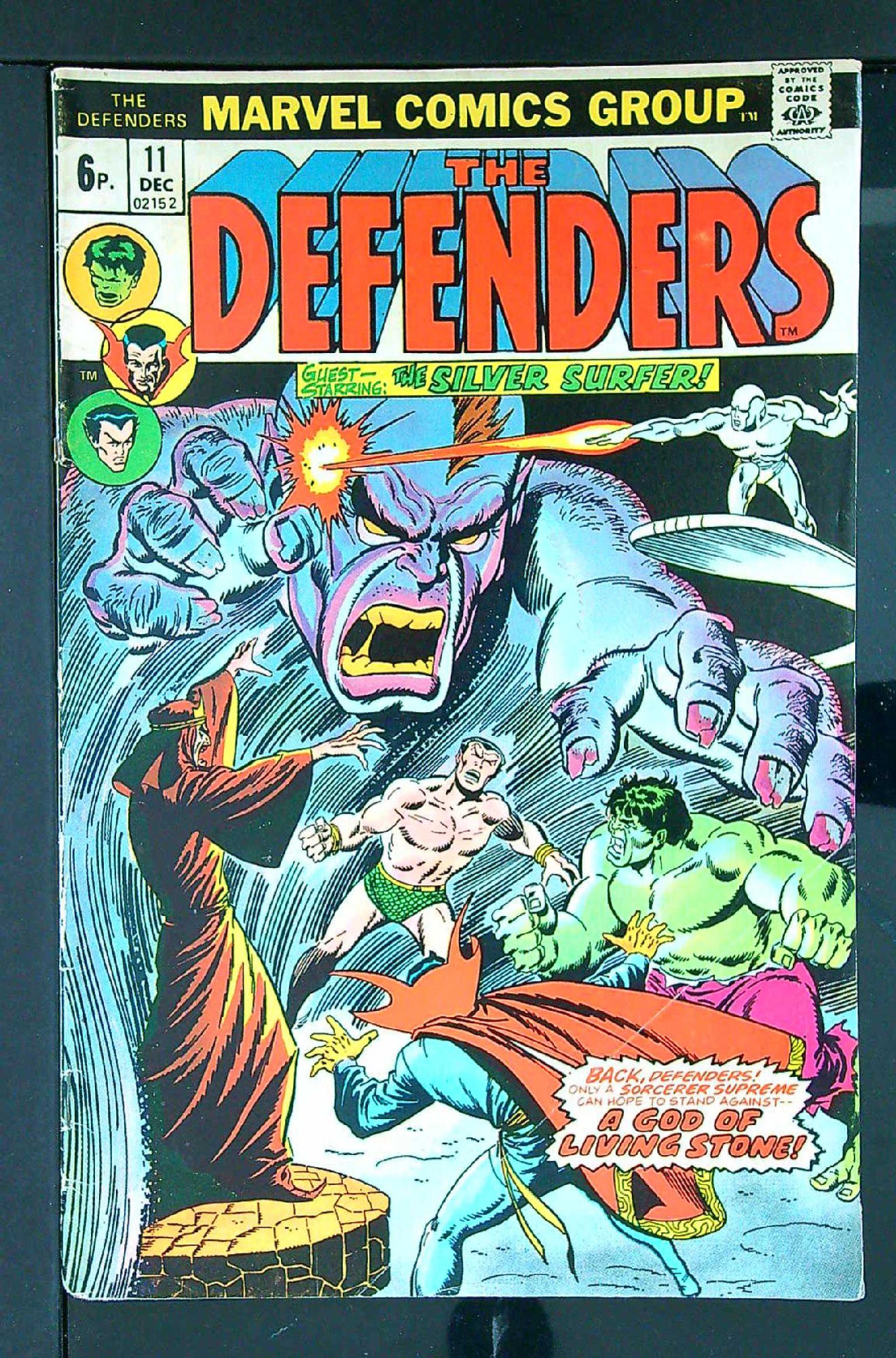 Cover of Defenders (Vol 1) #11. One of 250,000 Vintage American Comics on sale from Krypton!