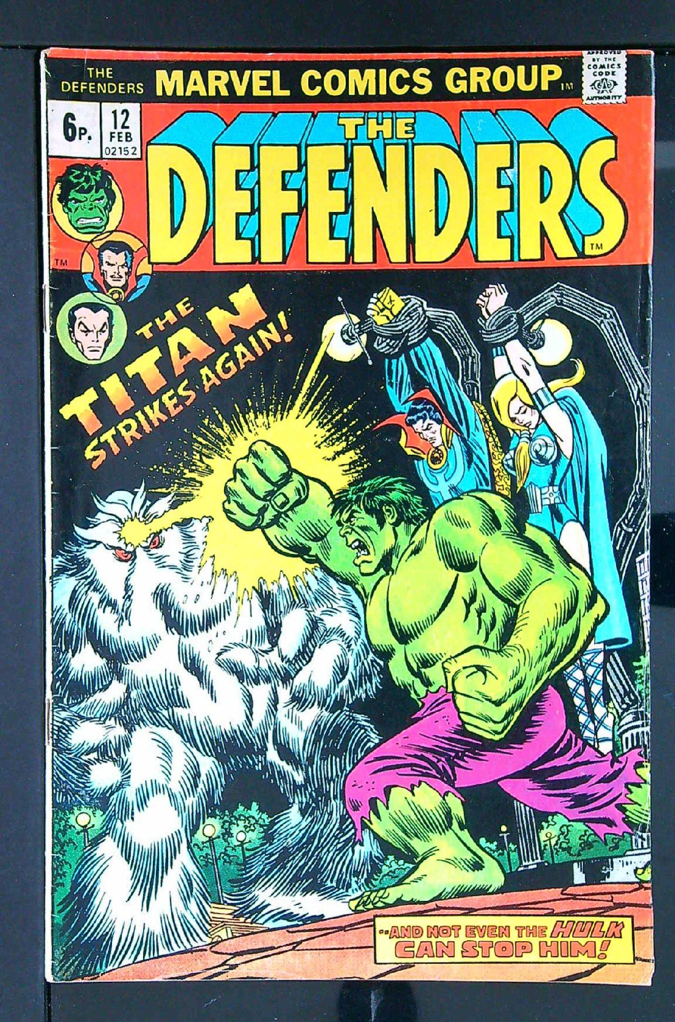 Cover of Defenders (Vol 1) #12. One of 250,000 Vintage American Comics on sale from Krypton!
