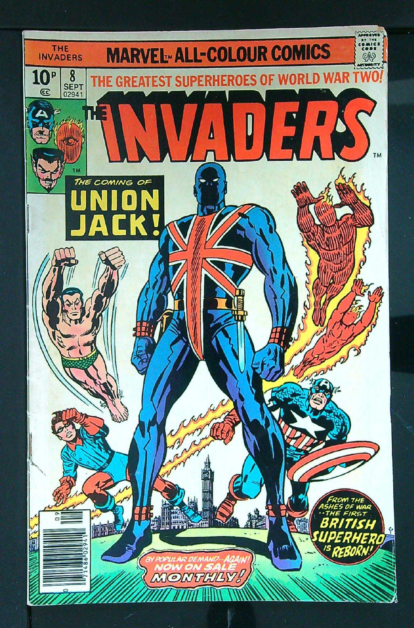 Cover of Invaders (Vol 1) #8. One of 250,000 Vintage American Comics on sale from Krypton!