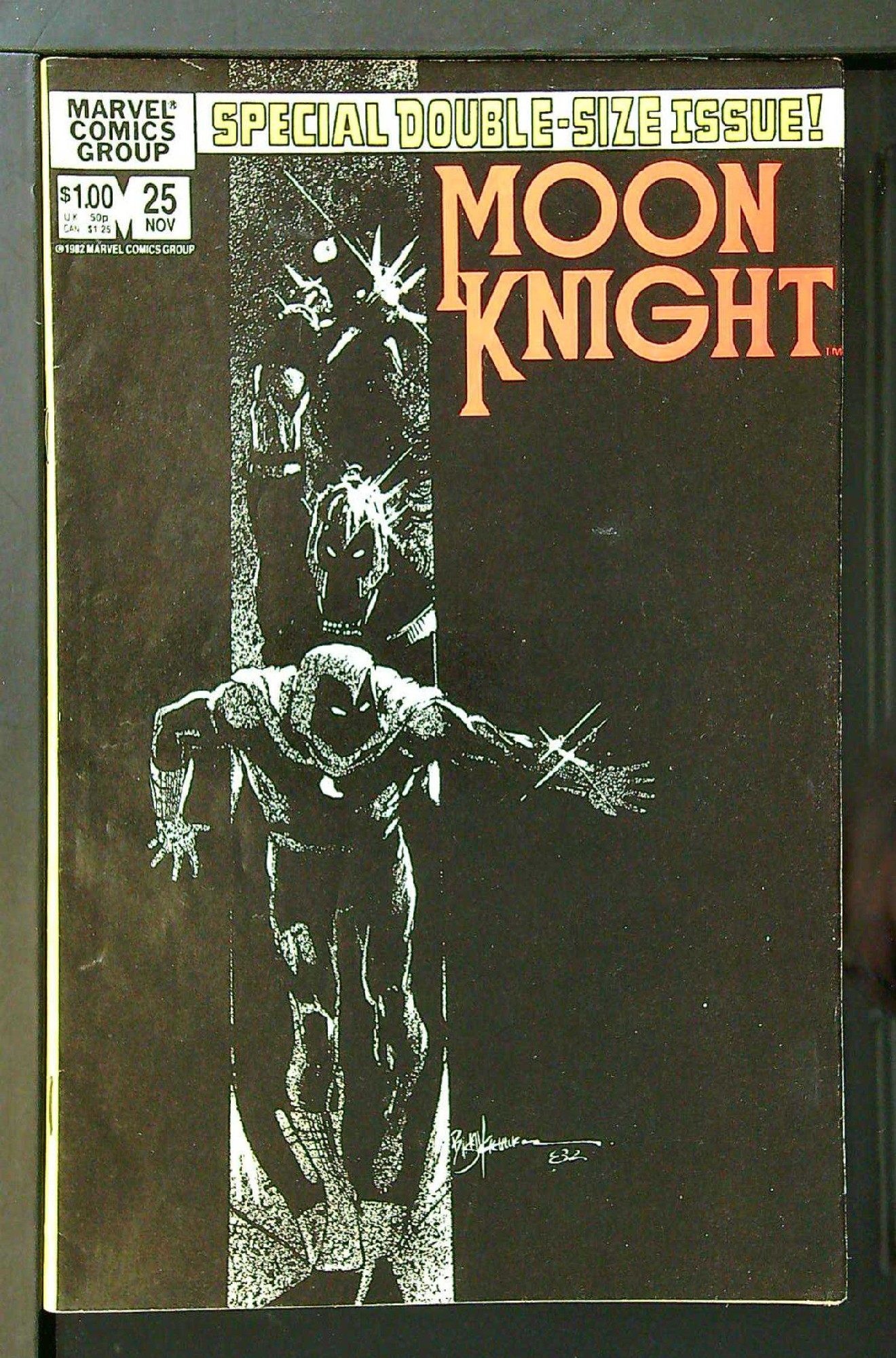 Cover of Moon Knight (Vol 1) #25. One of 250,000 Vintage American Comics on sale from Krypton!