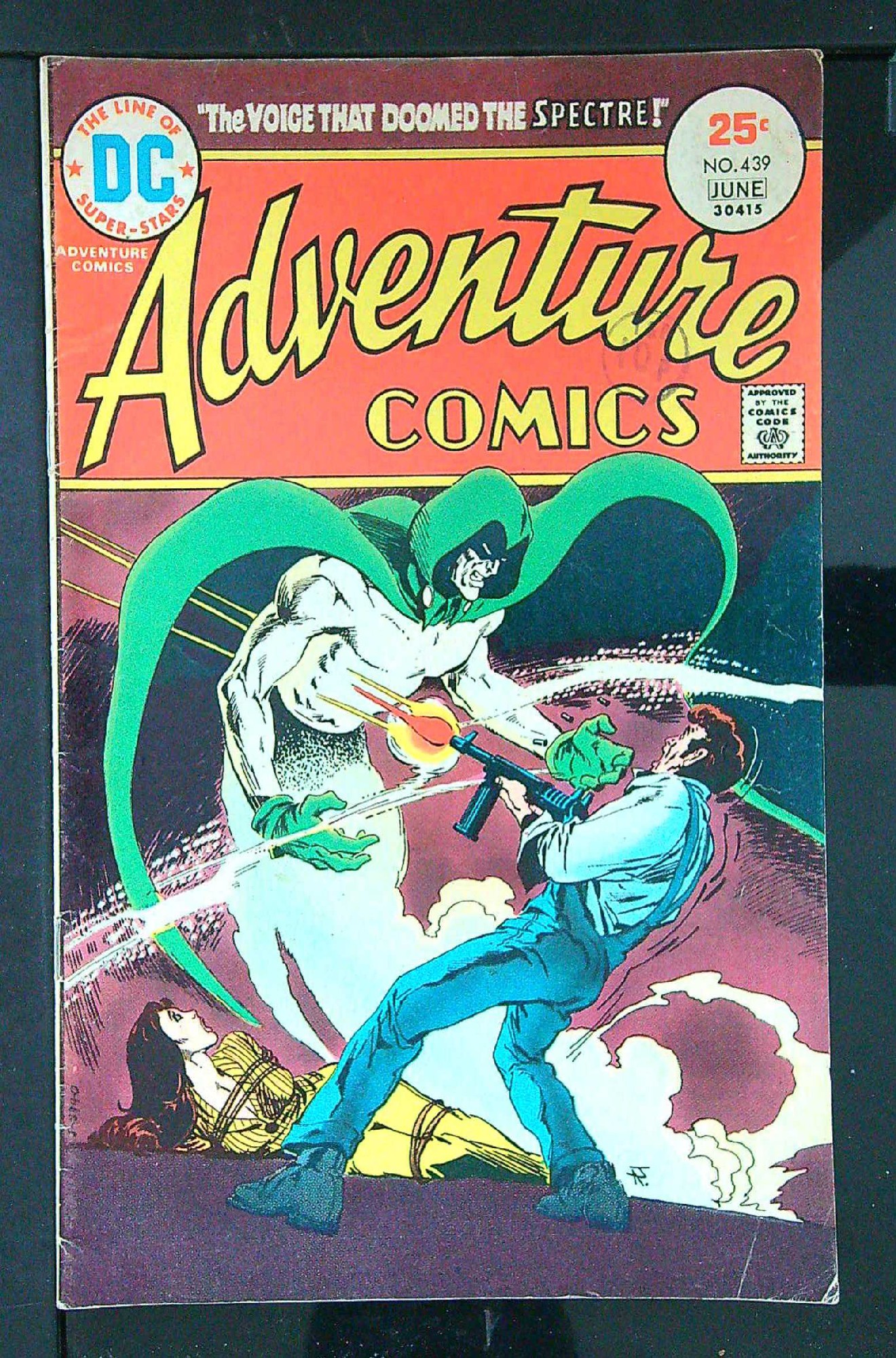 Cover of Adventure Comics (Vol 1) #439. One of 250,000 Vintage American Comics on sale from Krypton!