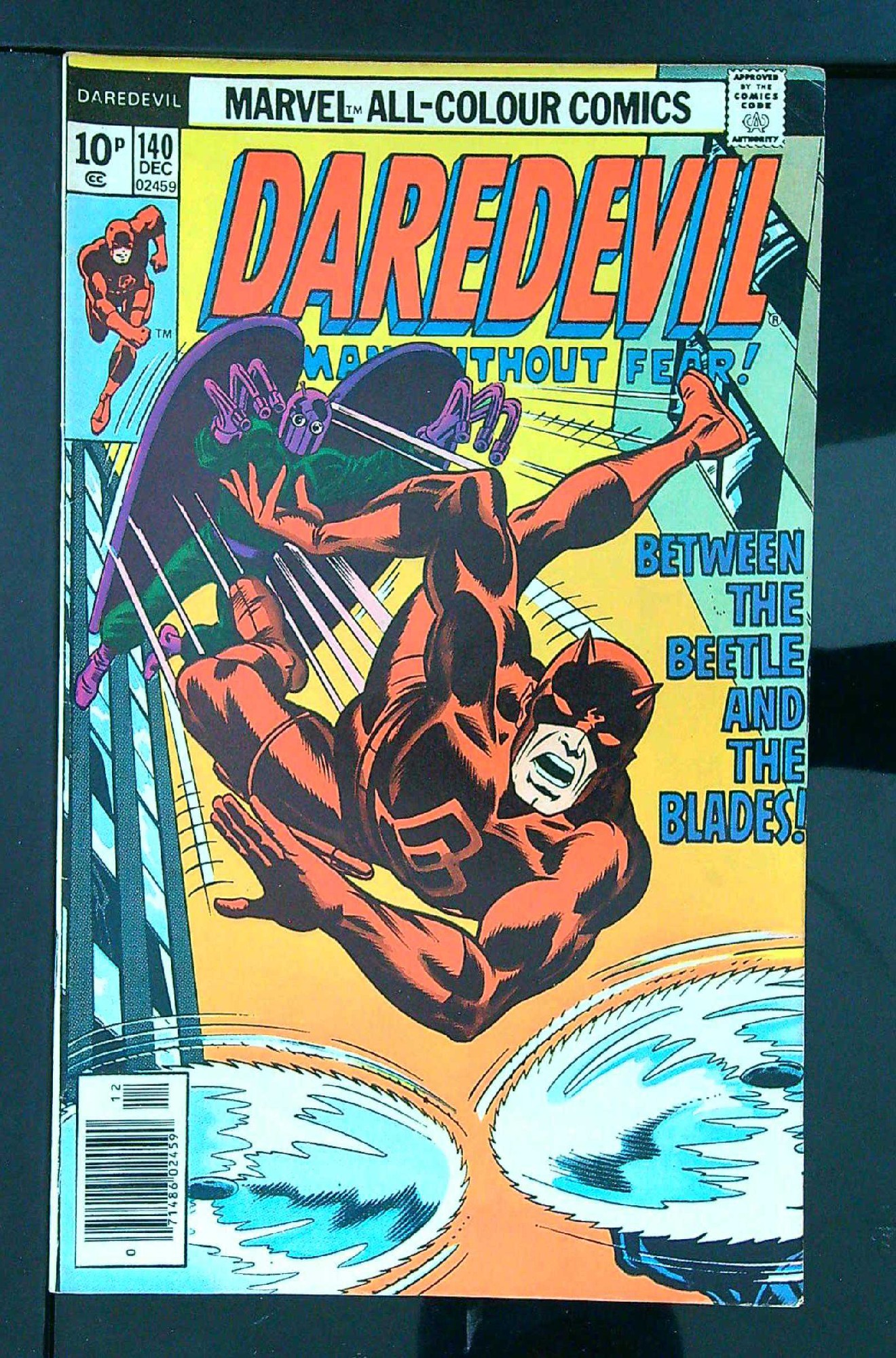 Cover of Daredevil (Vol 1) #140. One of 250,000 Vintage American Comics on sale from Krypton!