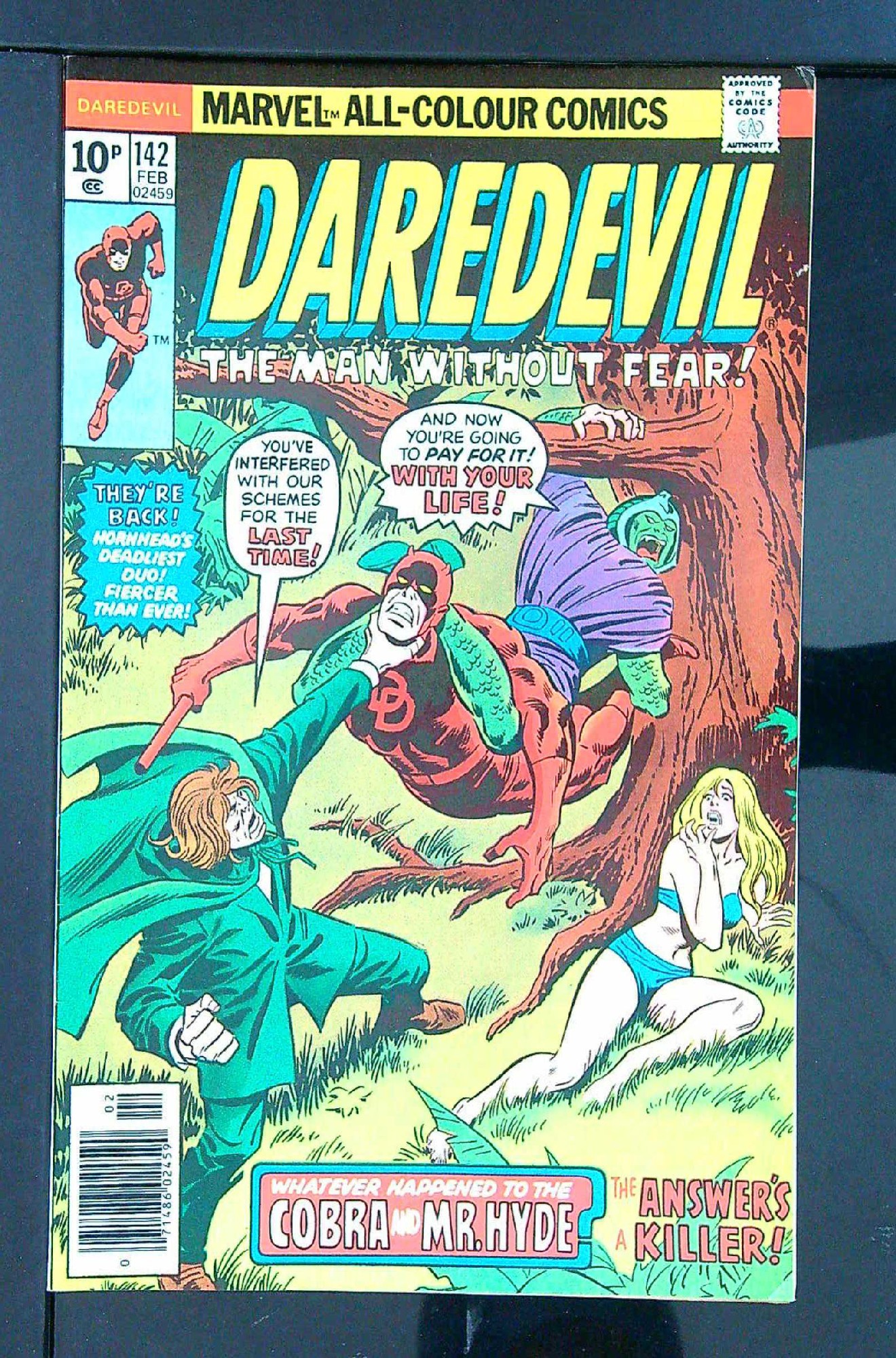 Cover of Daredevil (Vol 1) #142. One of 250,000 Vintage American Comics on sale from Krypton!