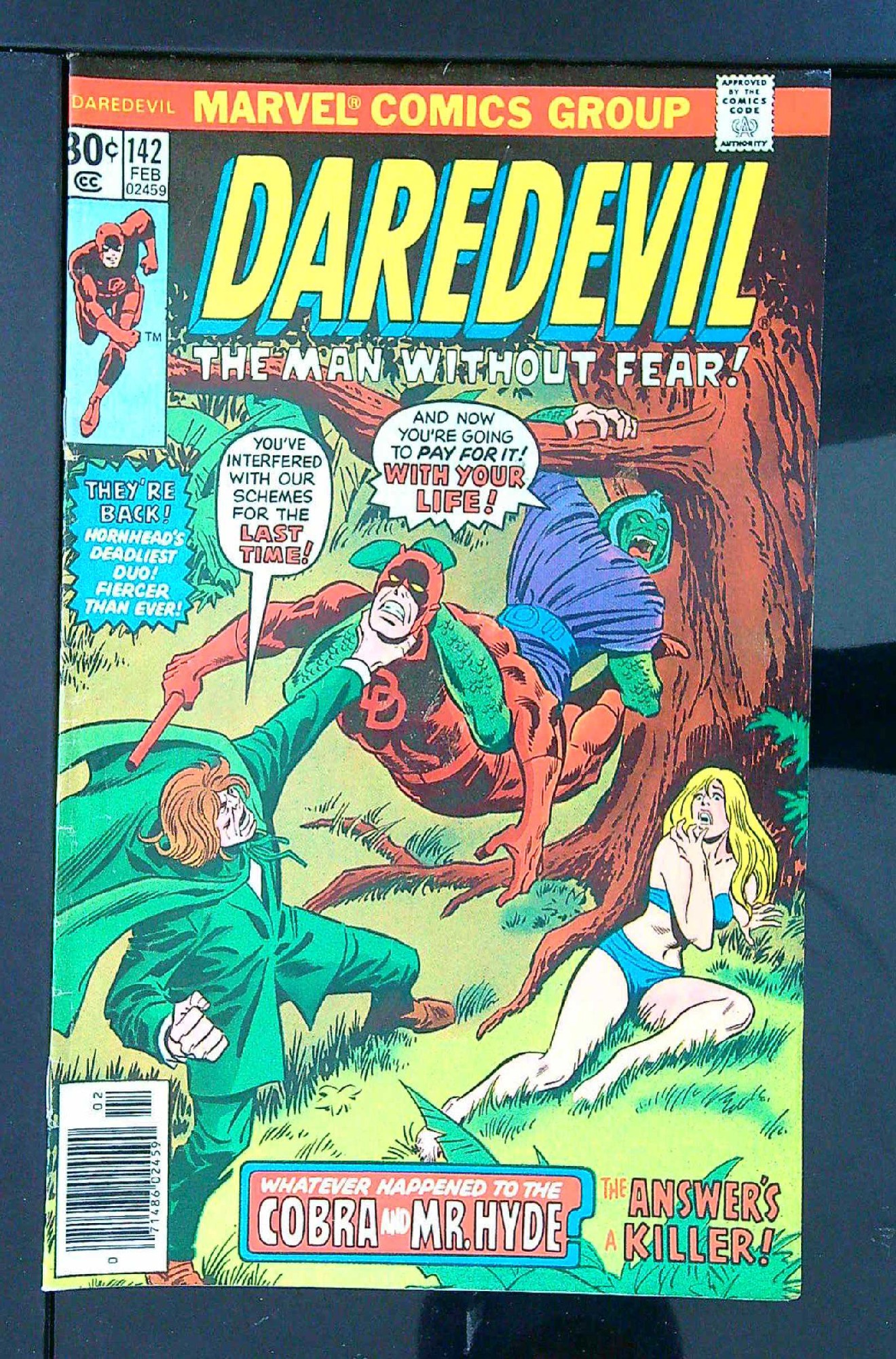 Cover of Daredevil (Vol 1) #142. One of 250,000 Vintage American Comics on sale from Krypton!