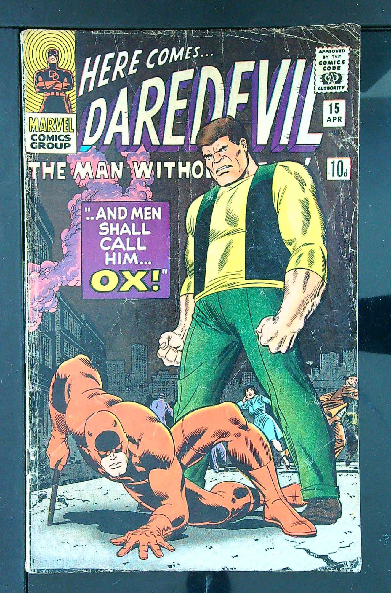 Cover of Daredevil (Vol 1) #15. One of 250,000 Vintage American Comics on sale from Krypton!