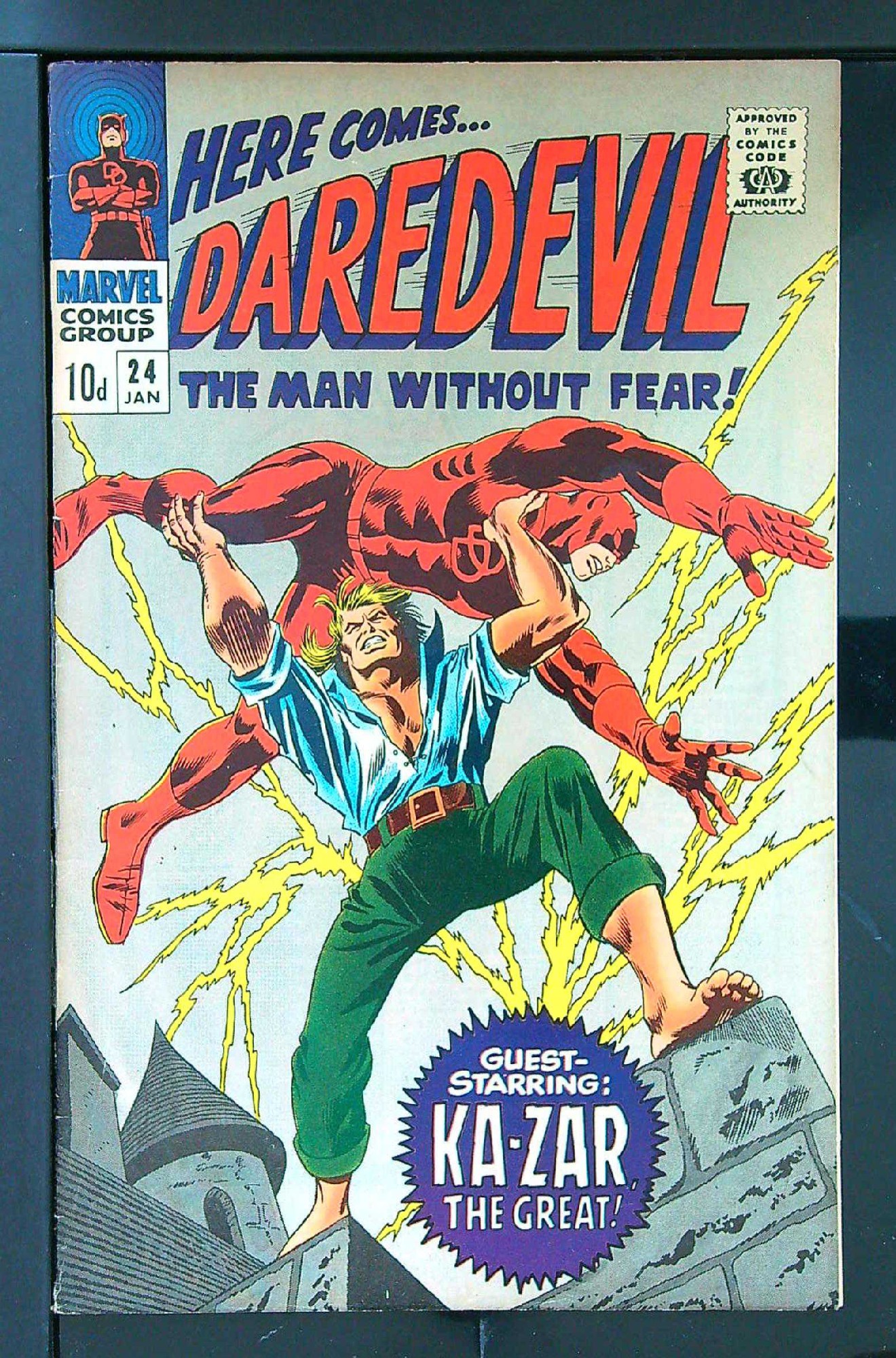 Cover of Daredevil (Vol 1) #24. One of 250,000 Vintage American Comics on sale from Krypton!