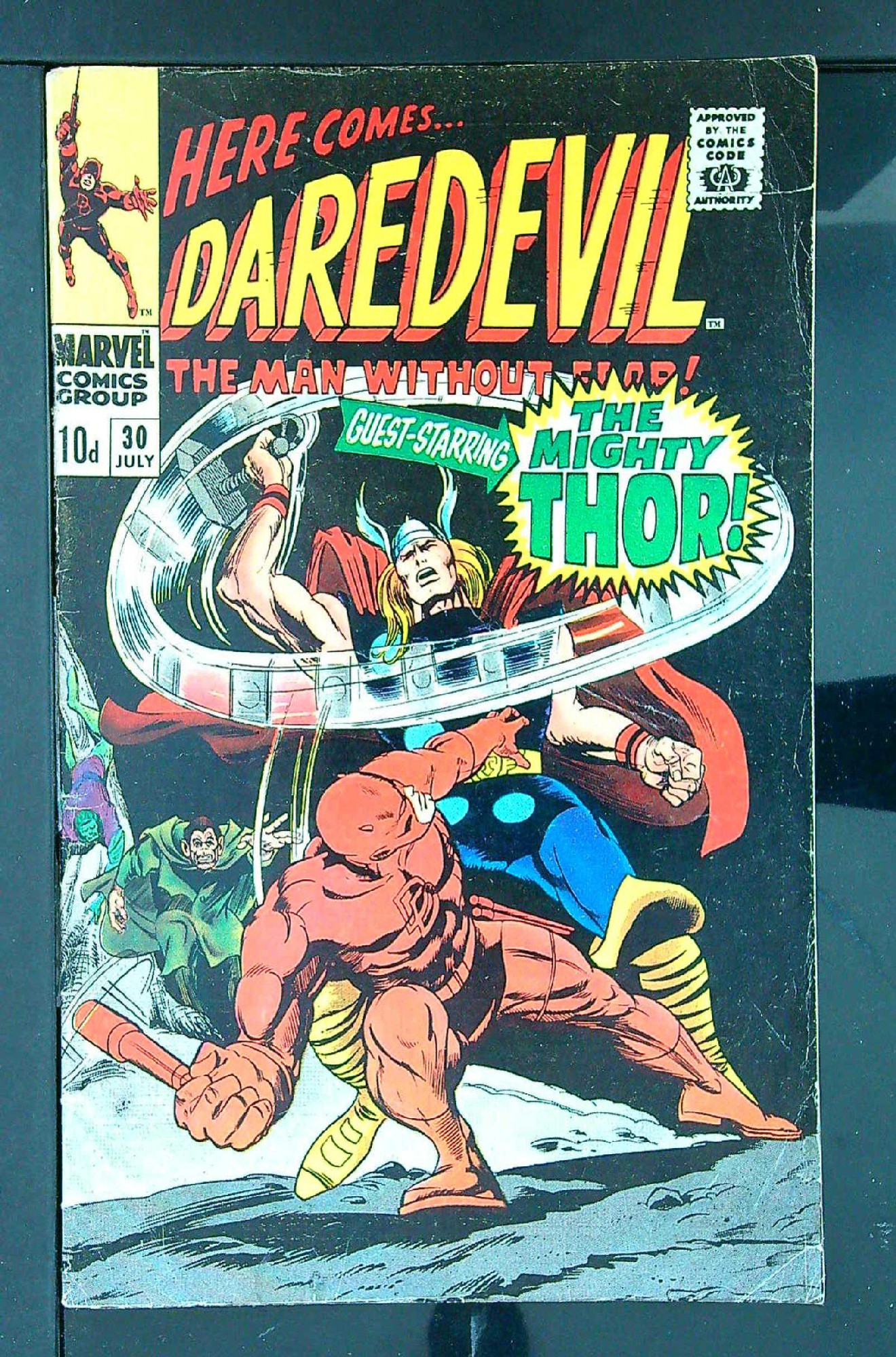 Cover of Daredevil (Vol 1) #30. One of 250,000 Vintage American Comics on sale from Krypton!