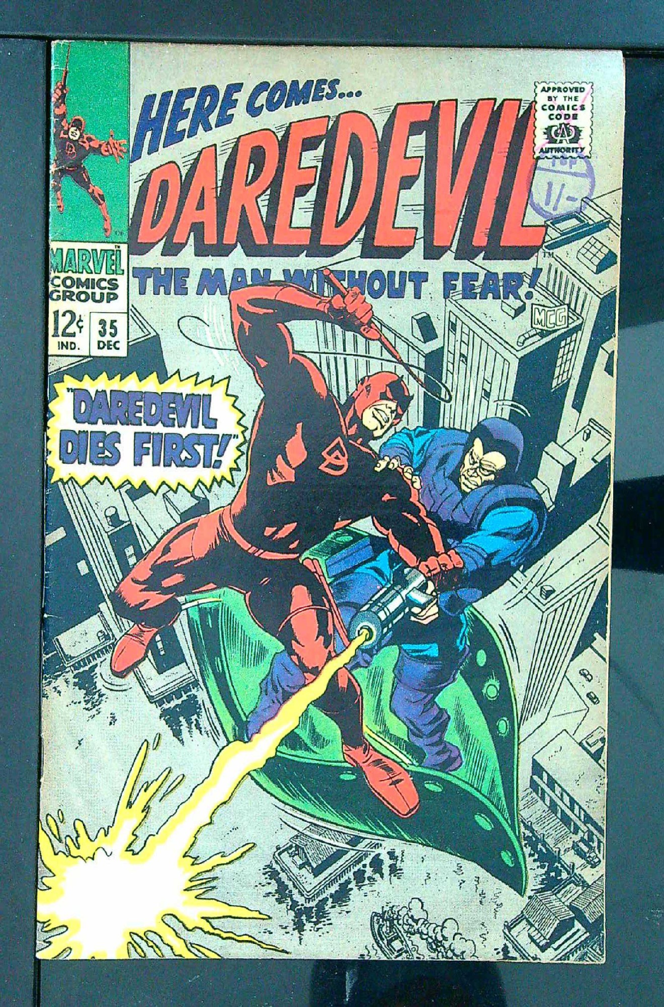 Cover of Daredevil (Vol 1) #35. One of 250,000 Vintage American Comics on sale from Krypton!