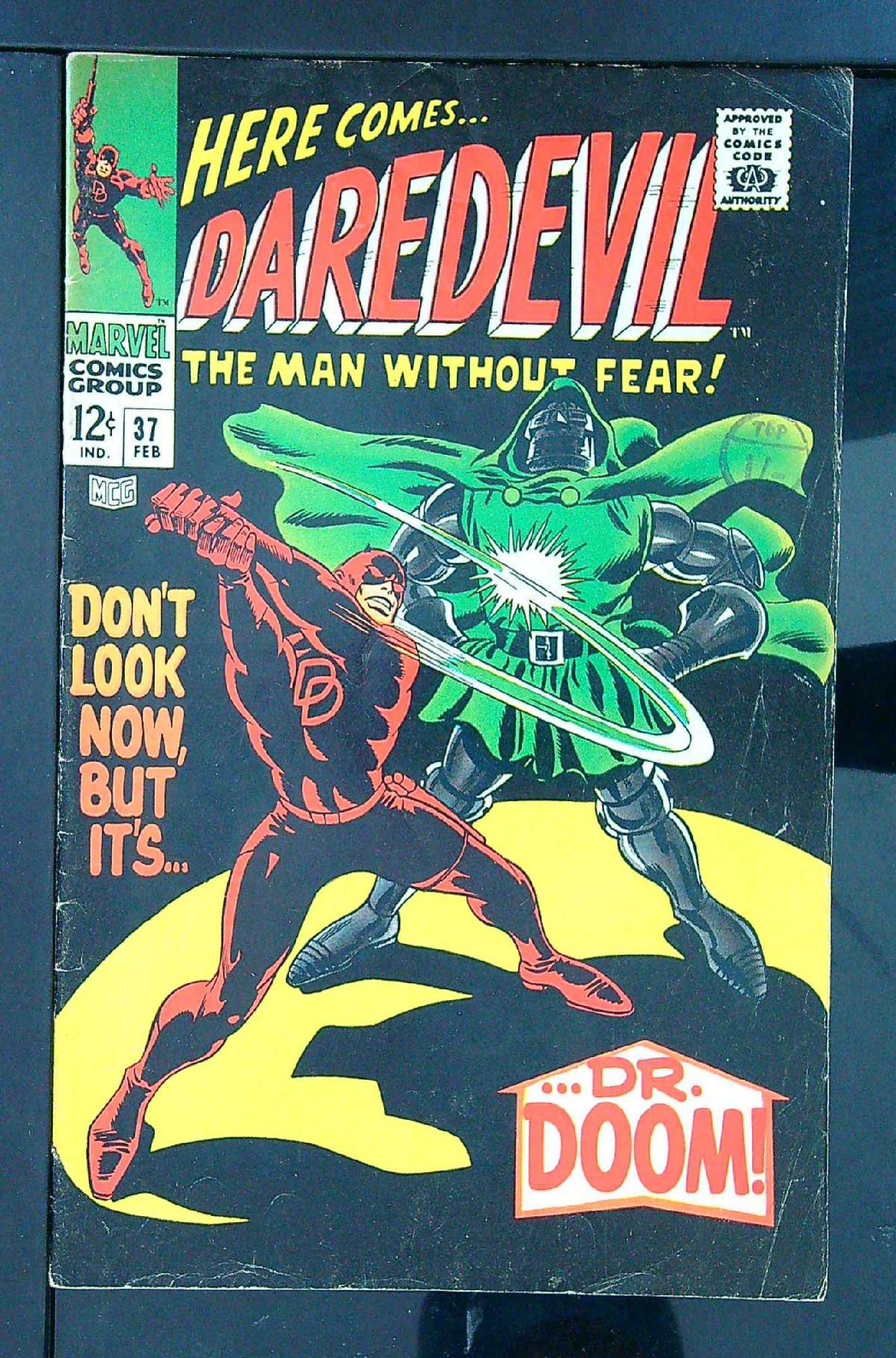Cover of Daredevil (Vol 1) #37. One of 250,000 Vintage American Comics on sale from Krypton!