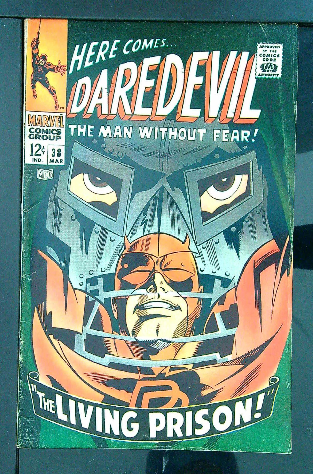 Cover of Daredevil (Vol 1) #38. One of 250,000 Vintage American Comics on sale from Krypton!
