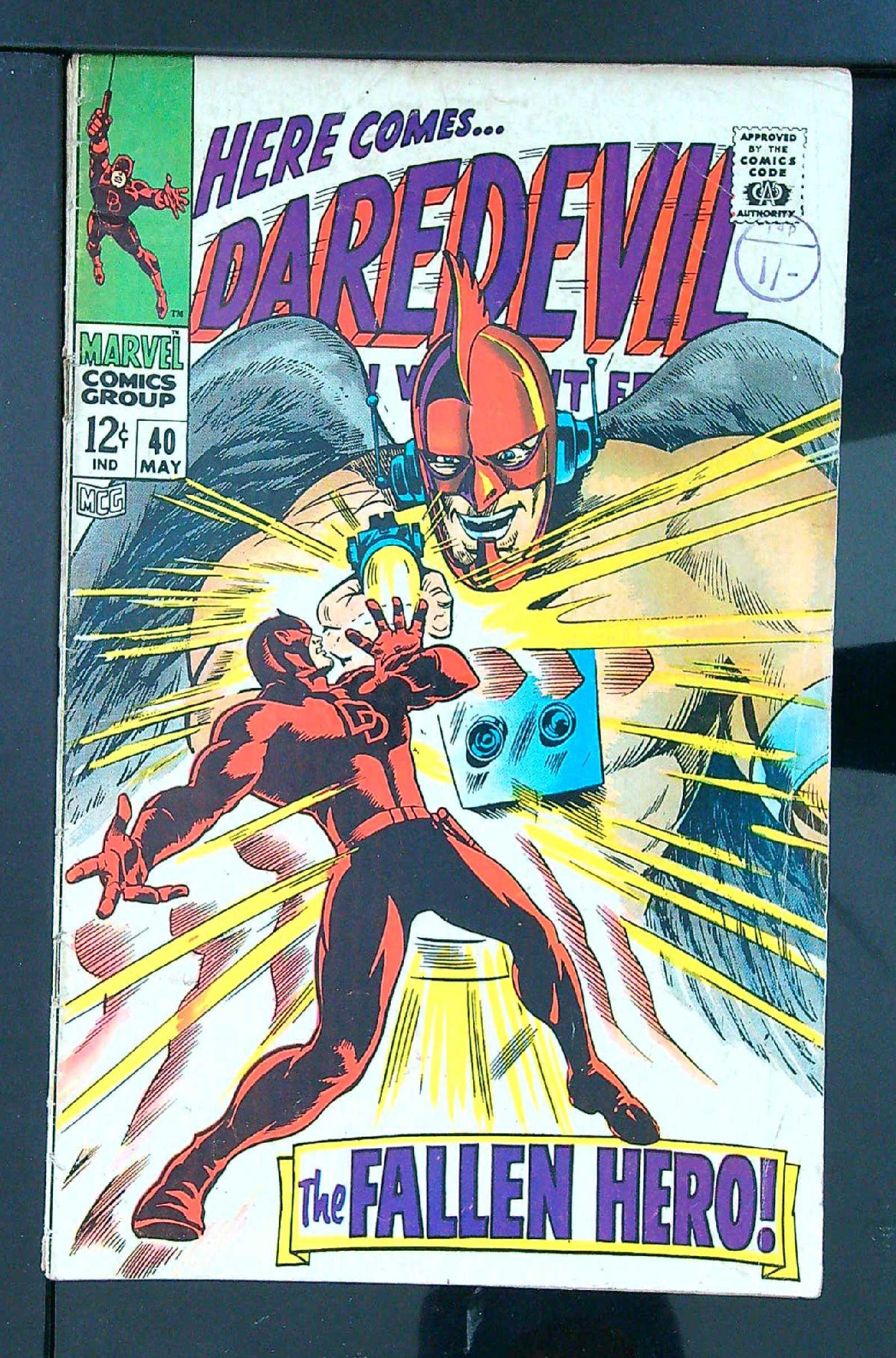 Cover of Daredevil (Vol 1) #40. One of 250,000 Vintage American Comics on sale from Krypton!