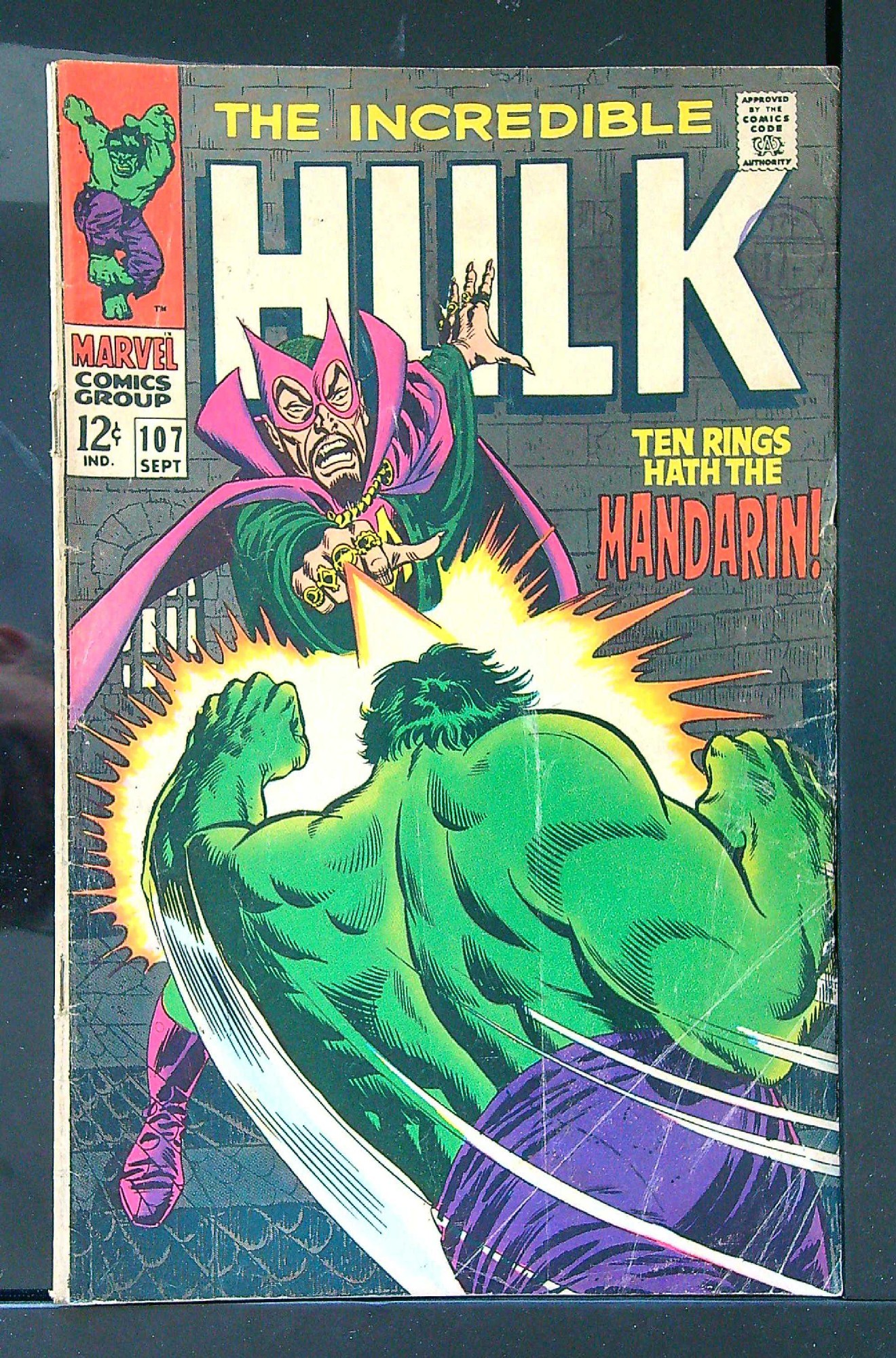 Cover of Incredible Hulk (Vol 2) #107. One of 250,000 Vintage American Comics on sale from Krypton!