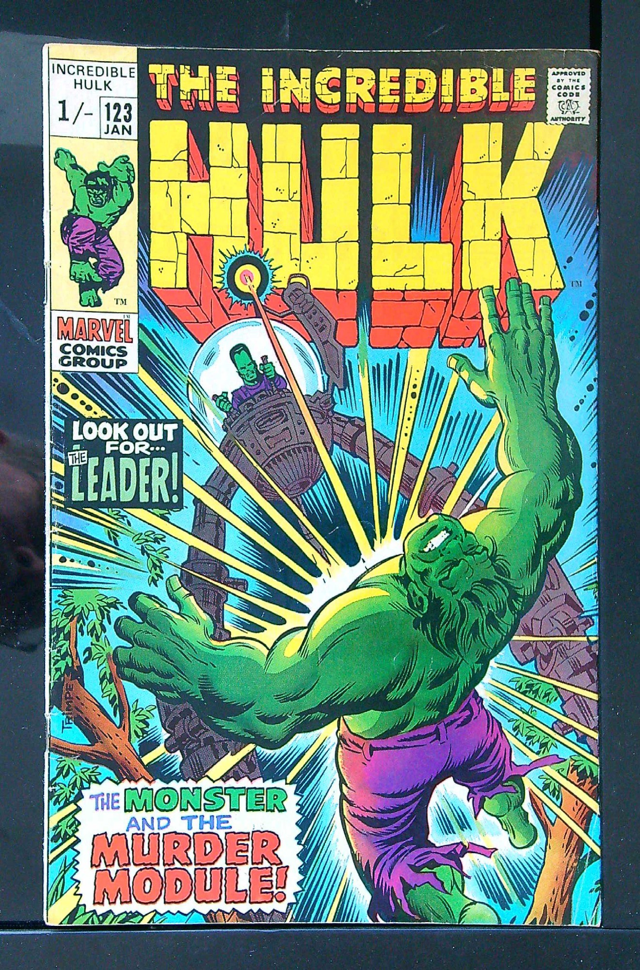 Cover of Incredible Hulk (Vol 2) #123. One of 250,000 Vintage American Comics on sale from Krypton!