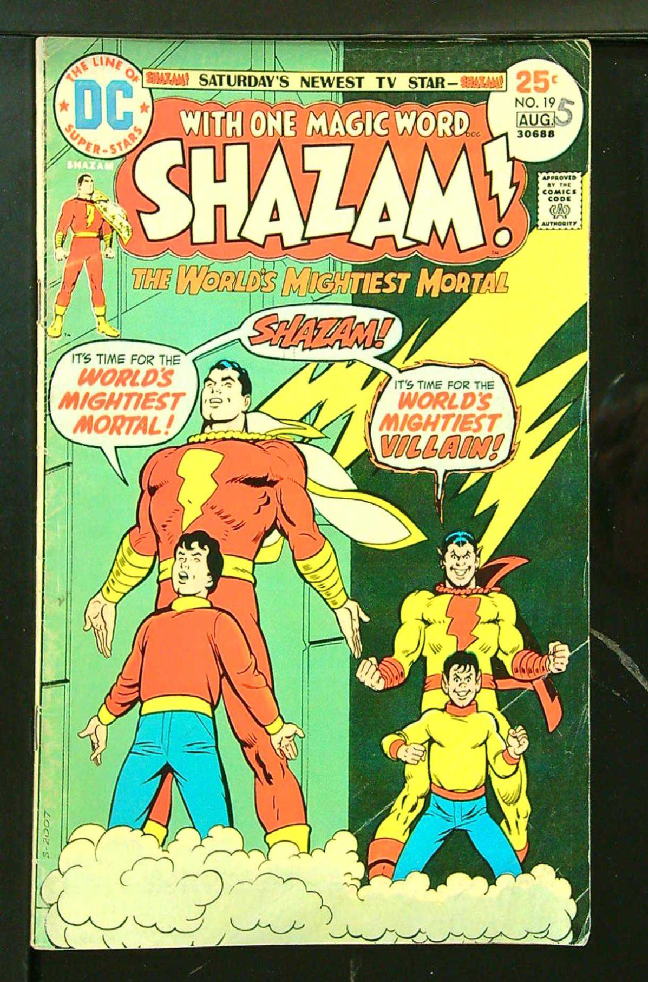 Cover of Shazam! (Vol 1) #19. One of 250,000 Vintage American Comics on sale from Krypton!