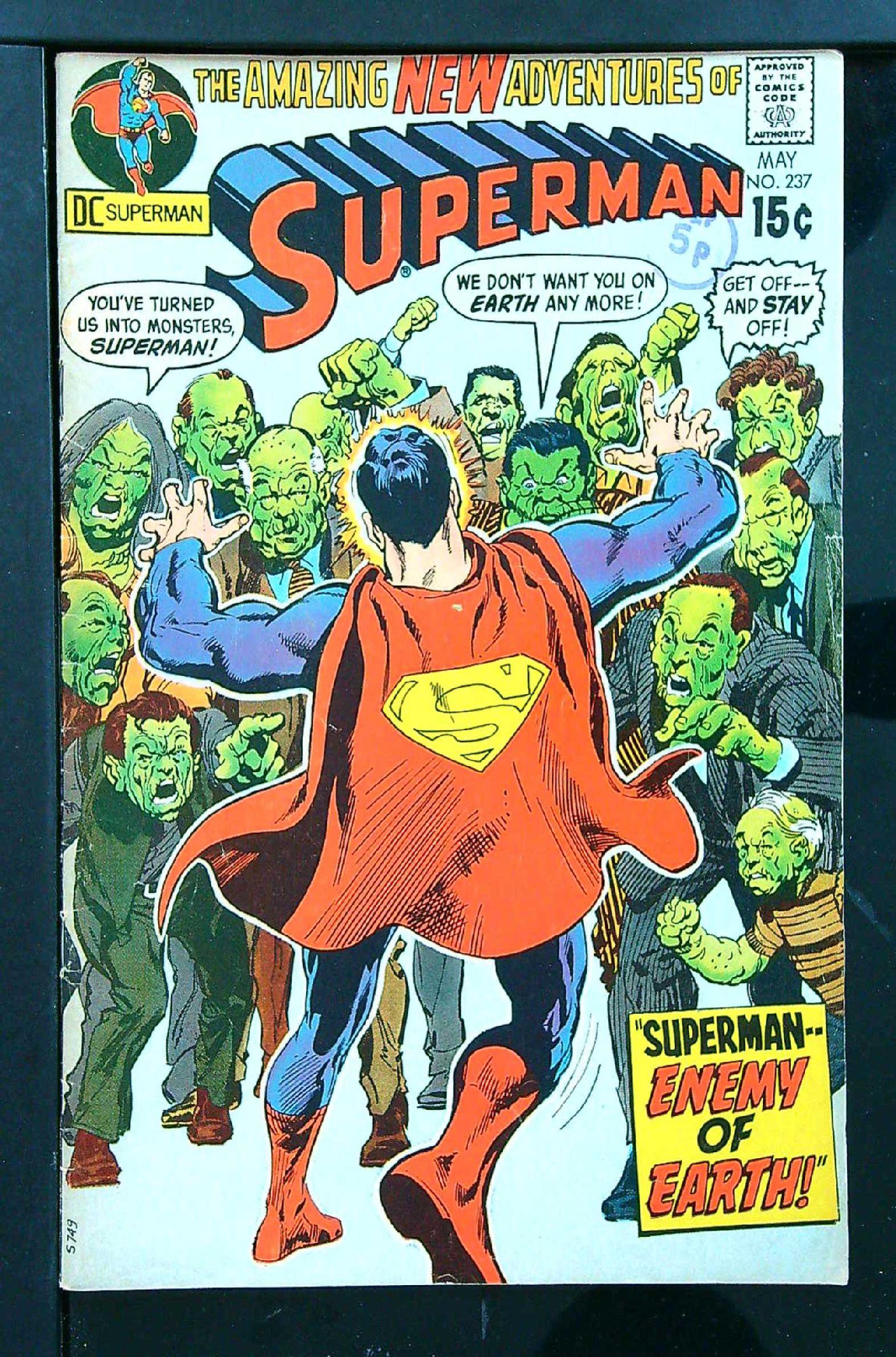 Cover of Superman (Vol 1) #237. One of 250,000 Vintage American Comics on sale from Krypton!