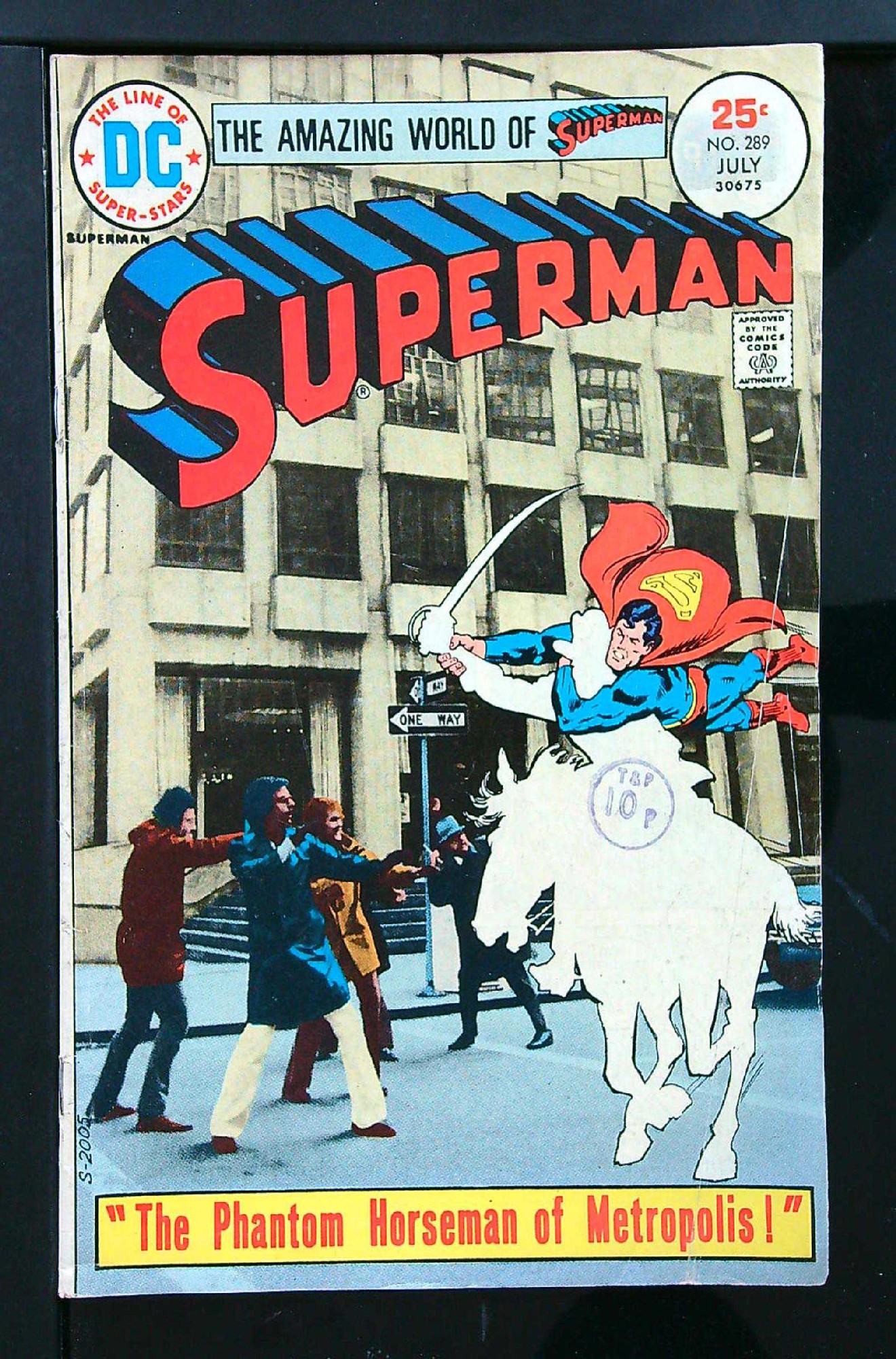 Cover of Superman (Vol 1) #289. One of 250,000 Vintage American Comics on sale from Krypton!