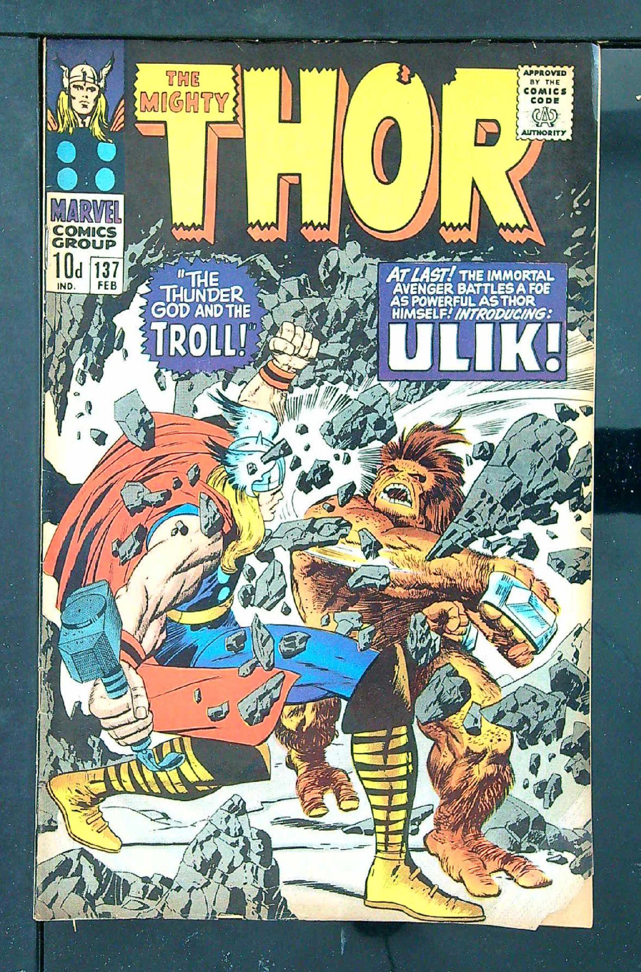Cover of Thor (Vol 1) #137. One of 250,000 Vintage American Comics on sale from Krypton!