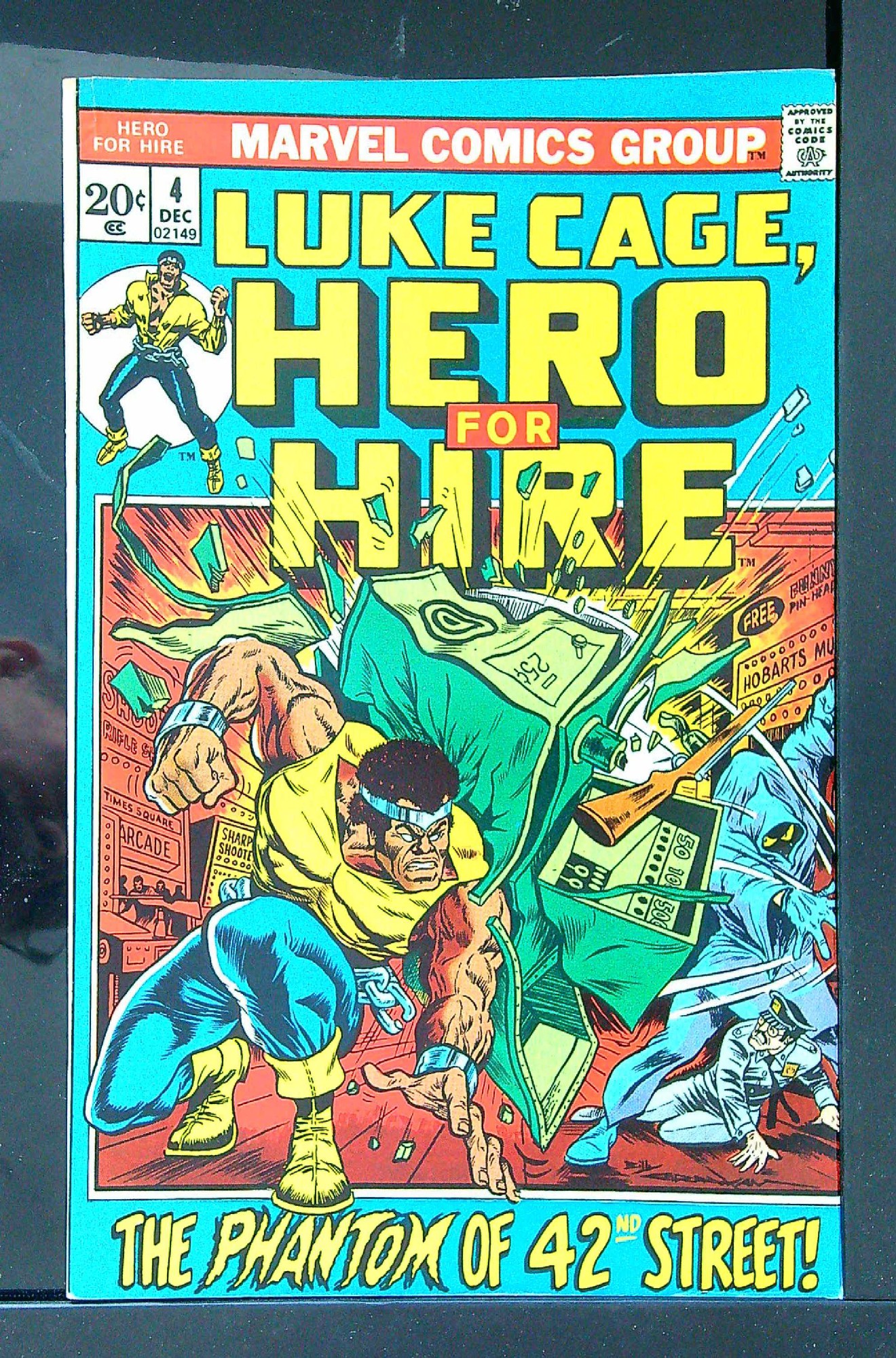 ACTUAL SCAN OF COMIC!<br> Cover of Hero For Hire (Vol 1) Luke Cage #4. One of 250,000 Vintage American Comics on sale from Krypton!