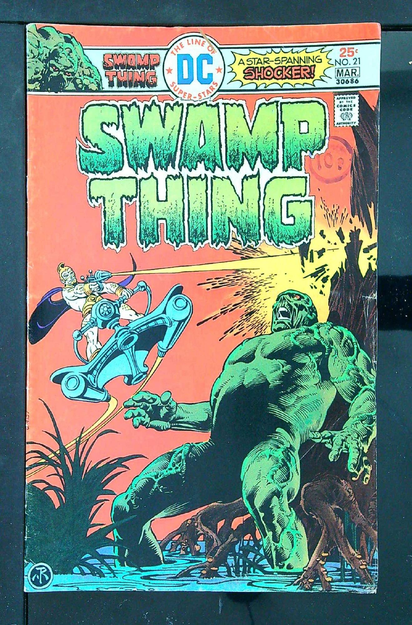 Cover of Swamp Thing (Vol 1) #21. One of 250,000 Vintage American Comics on sale from Krypton!