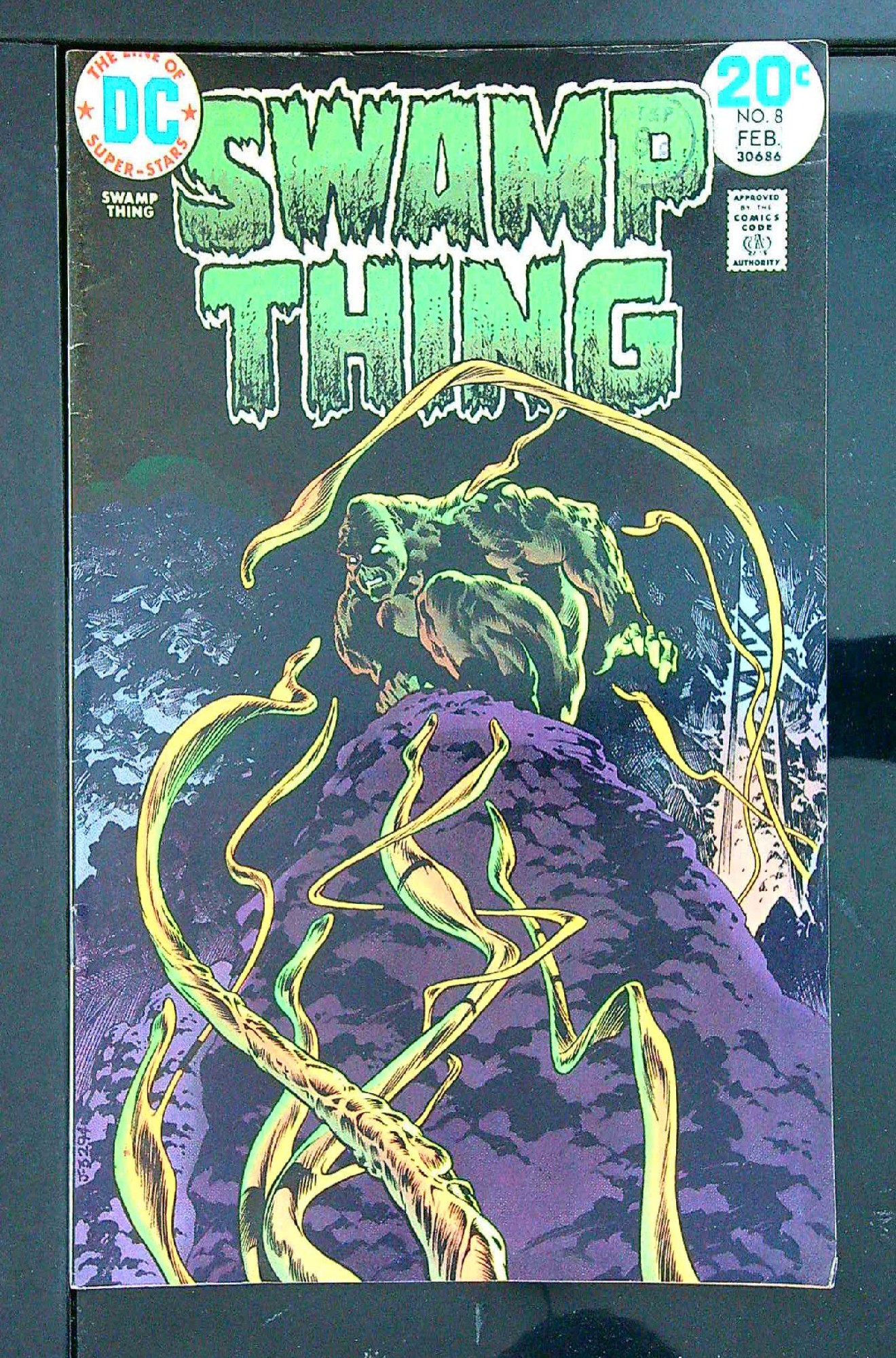 Cover of Swamp Thing (Vol 1) #8. One of 250,000 Vintage American Comics on sale from Krypton!