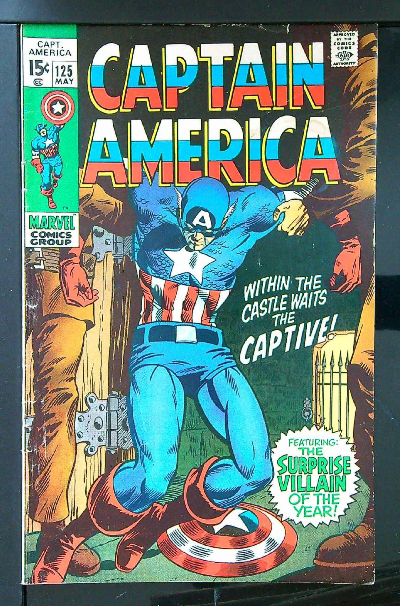 Cover of Captain America (Vol 1) #125. One of 250,000 Vintage American Comics on sale from Krypton!