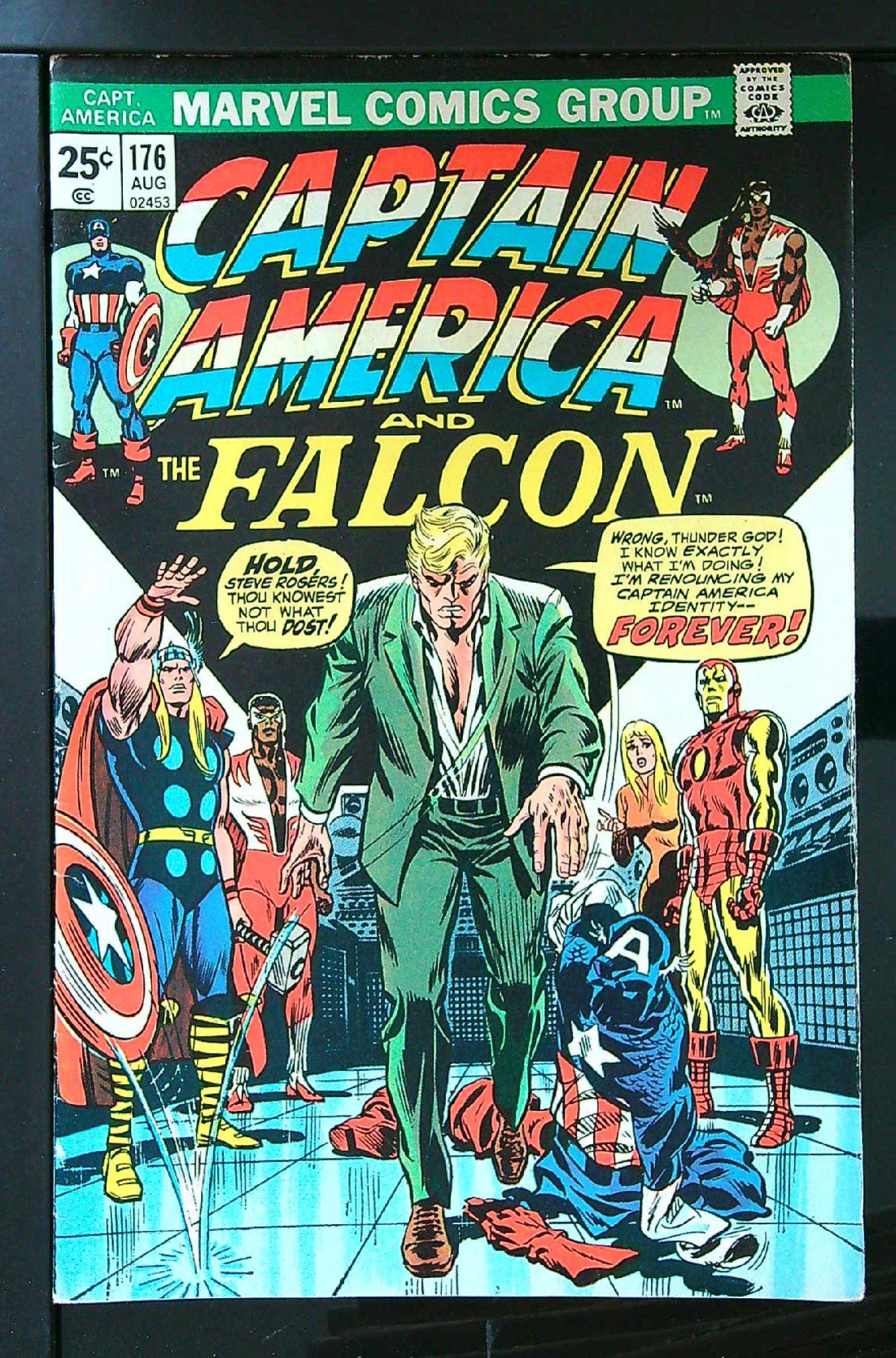 Cover of Captain America (Vol 1) #176. One of 250,000 Vintage American Comics on sale from Krypton!