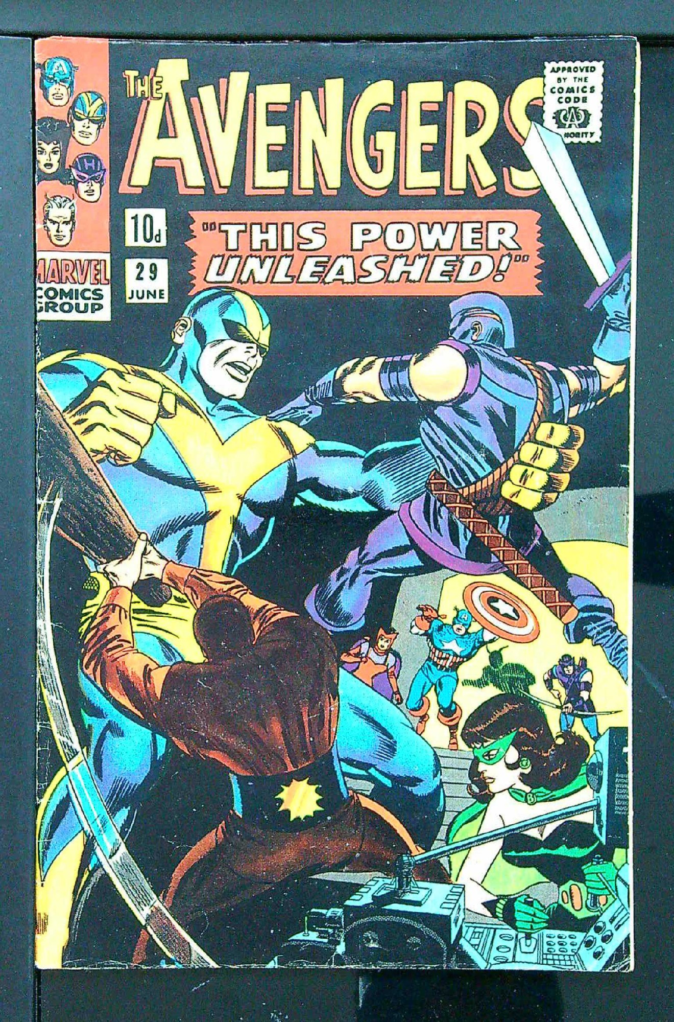 Cover of Avengers (Vol 1) #29. One of 250,000 Vintage American Comics on sale from Krypton!