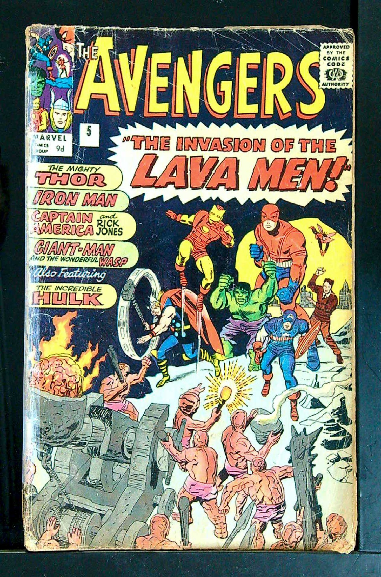 Cover of Avengers (Vol 1) #5. One of 250,000 Vintage American Comics on sale from Krypton!