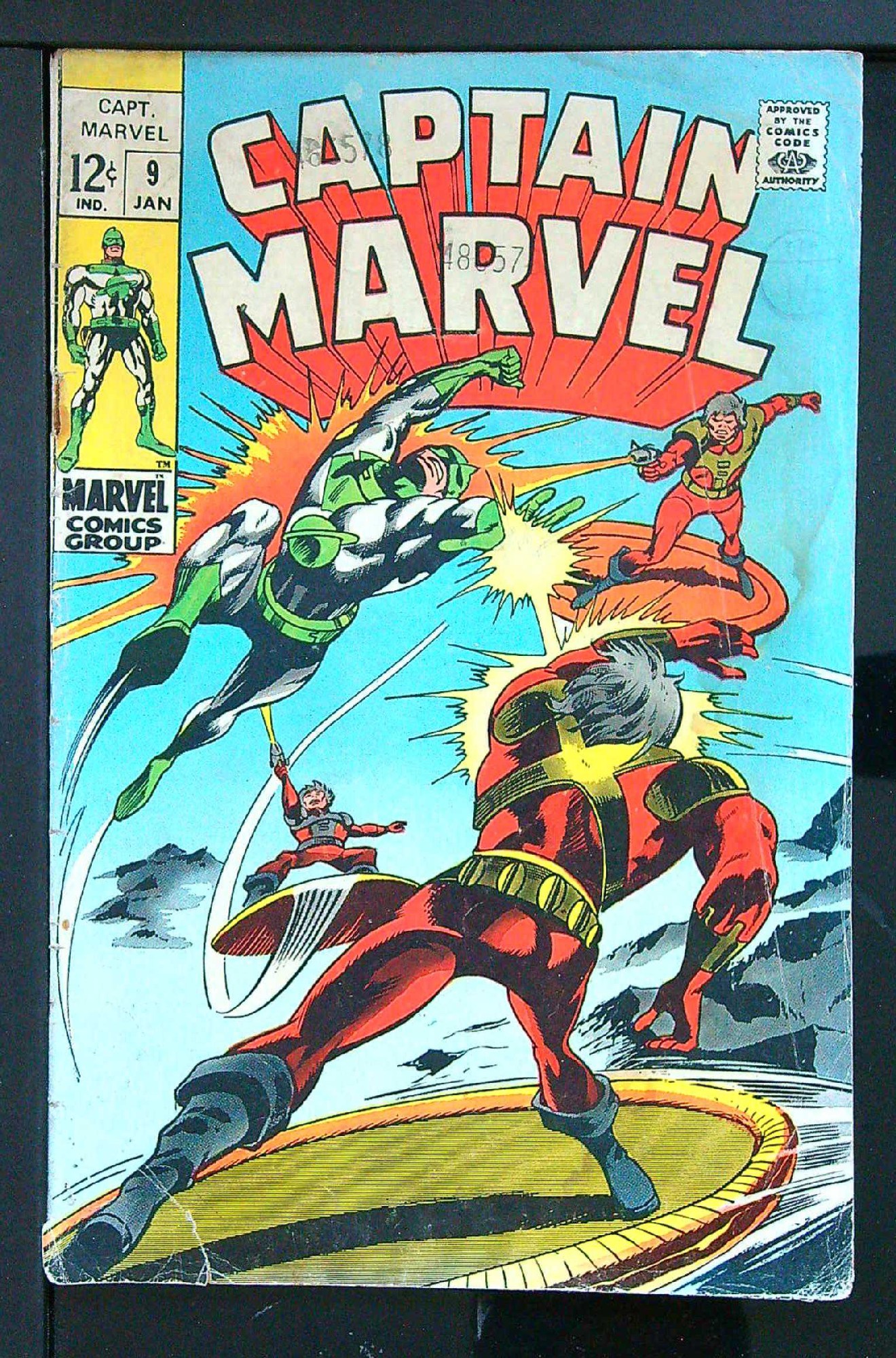 Cover of Captain Marvel (Vol 1) #9. One of 250,000 Vintage American Comics on sale from Krypton!