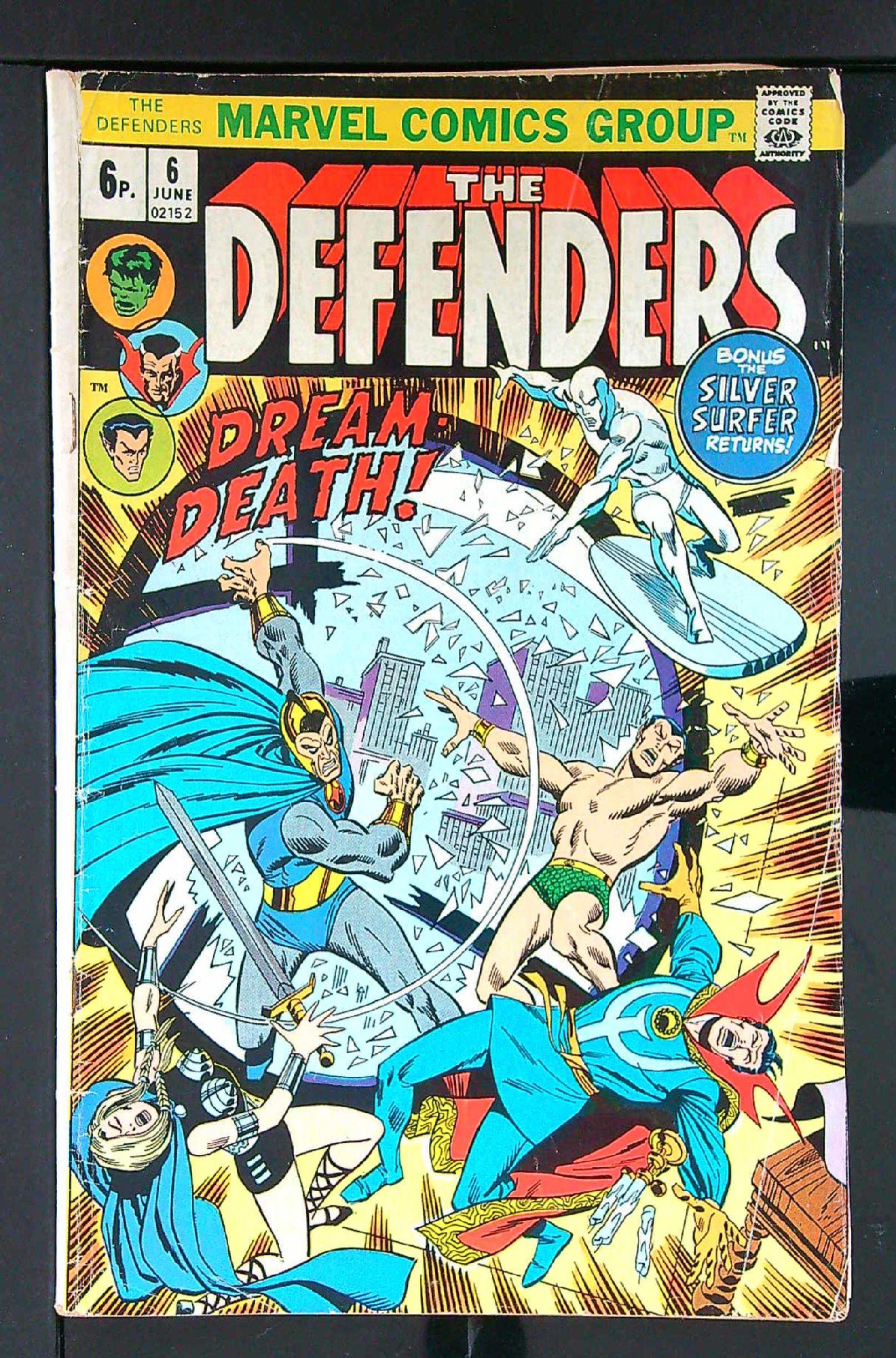 Cover of Defenders (Vol 1) #6. One of 250,000 Vintage American Comics on sale from Krypton!