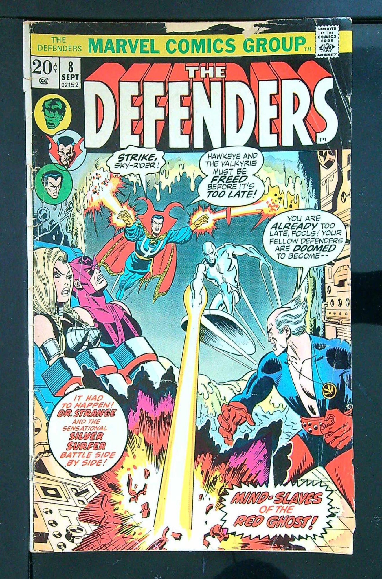 Cover of Defenders (Vol 1) #8. One of 250,000 Vintage American Comics on sale from Krypton!